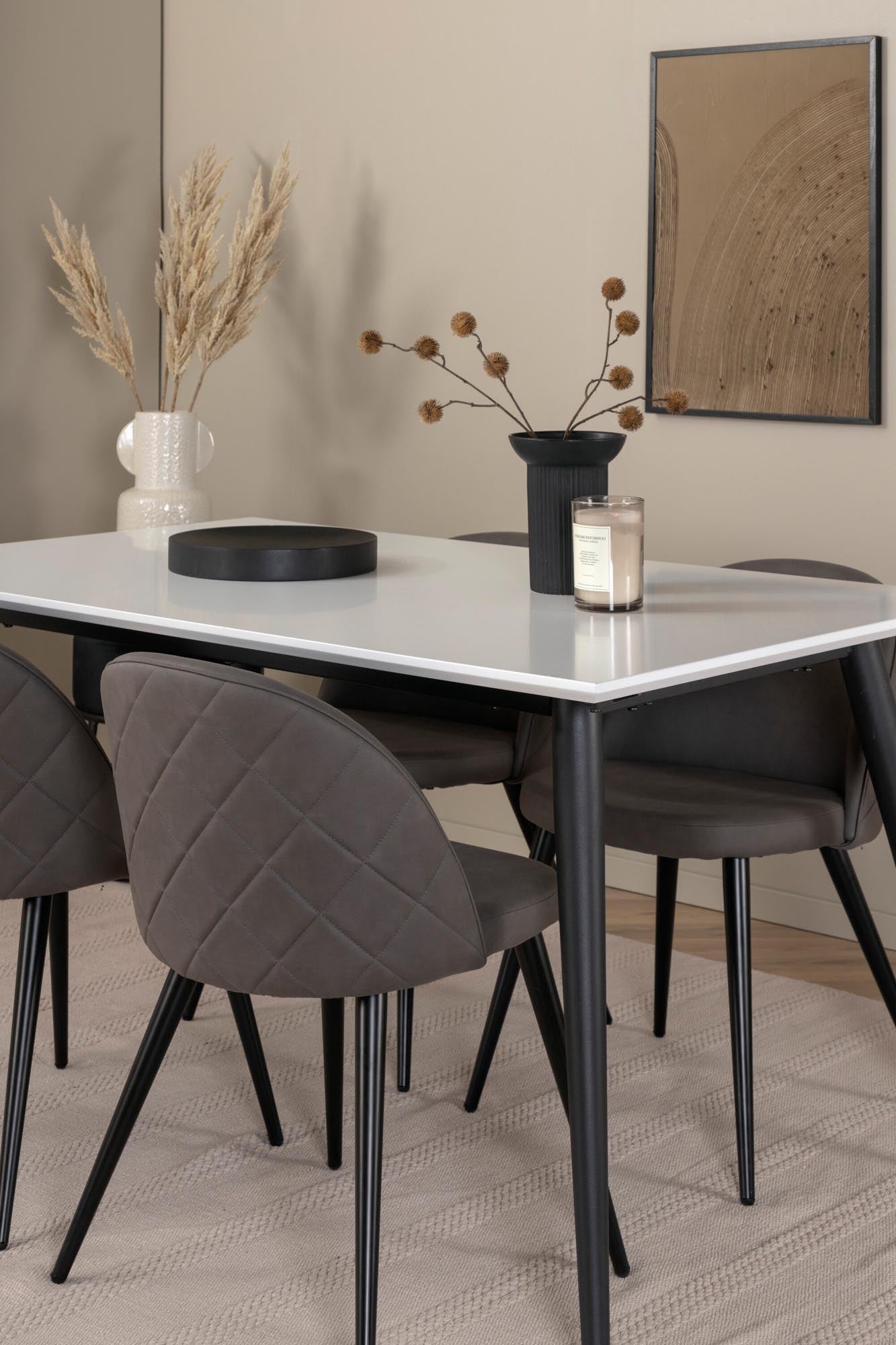 Elegantes Esszimmerset Jimmy von Venture Home: Ausziehbarer Tisch (150-240 cm) und 4 stilvolle Velvet-Stühle für gesellige Abende.