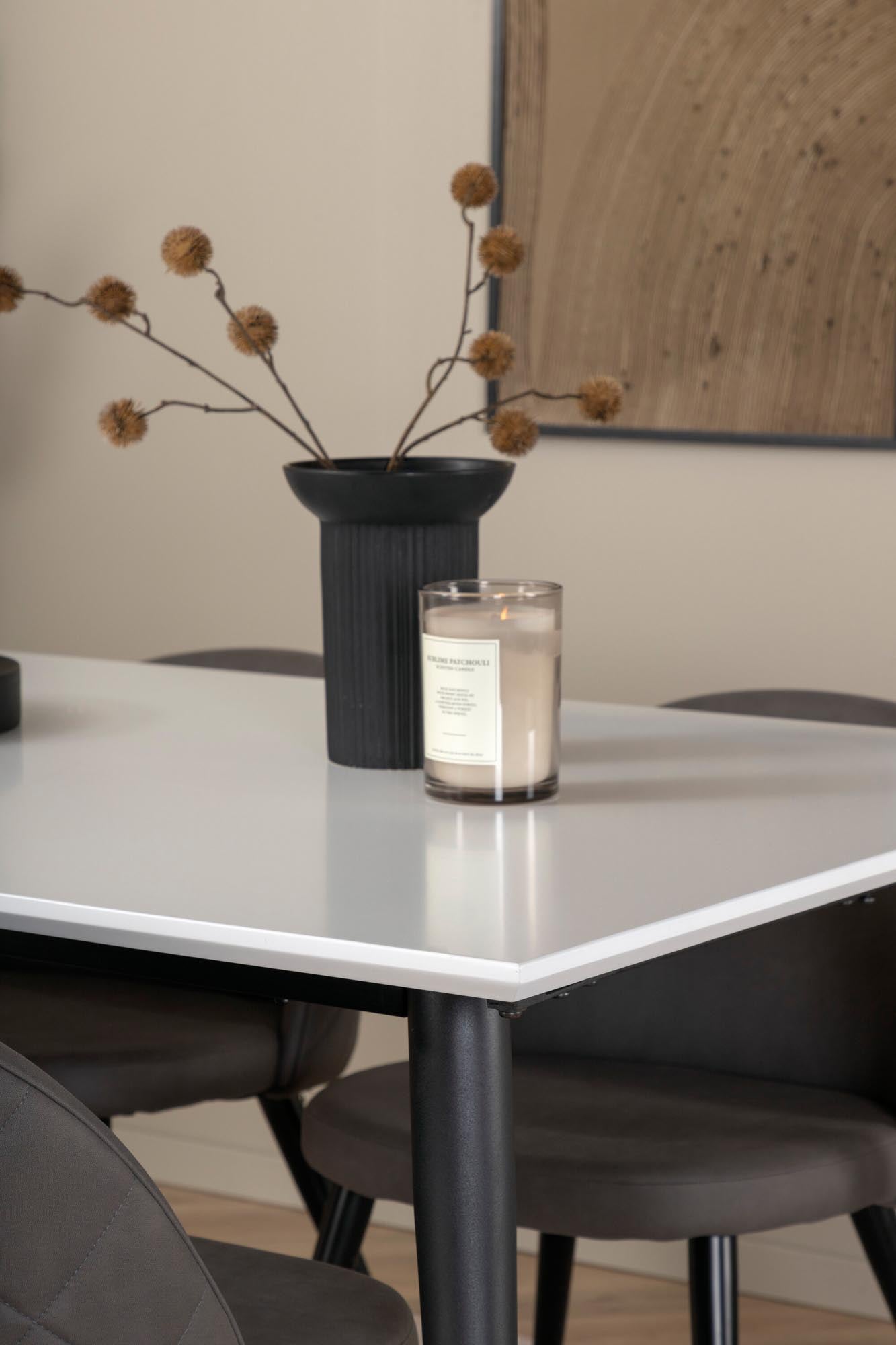 Stilvolles Jimmy Esszimmerset von Venture Home: Ausziehbarer Tisch (150-240 cm) und 4 elegante Velvet-Stühle für unvergessliche Momente.