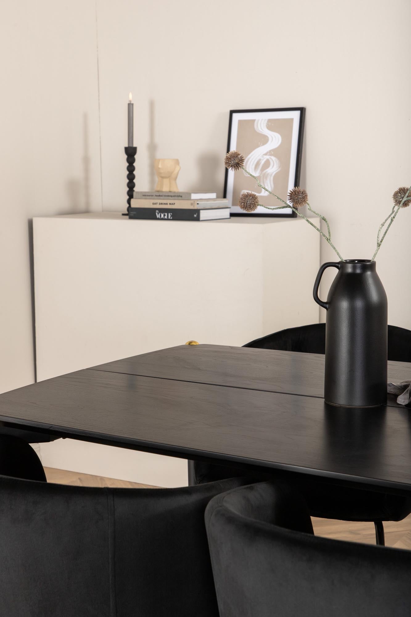 Elegantes Pelle Esszimmerset: Skandinavische Ästhetik für Ihr Zuhause.