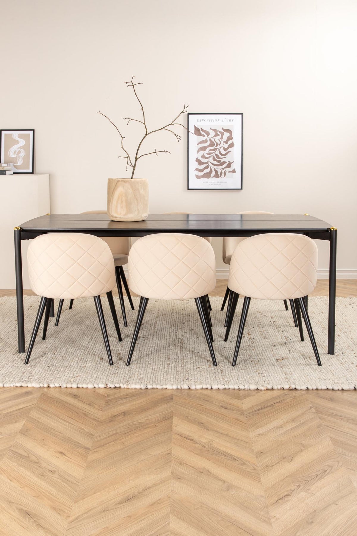 Pelle Esszimmerset + Velvet Stitches 190cm/6St. in Beige hell / Schwarz präsentiert im Onlineshop von KAQTU Design AG. Esszimmerset ist von Venture Home