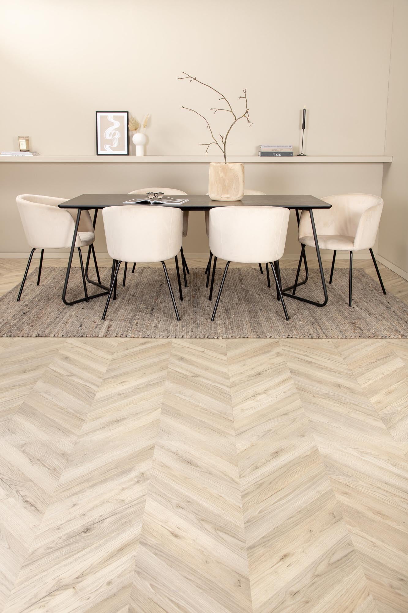 Elegantes Petra Esszimmerset 190cm mit 6 Stühlen von Venture Home.