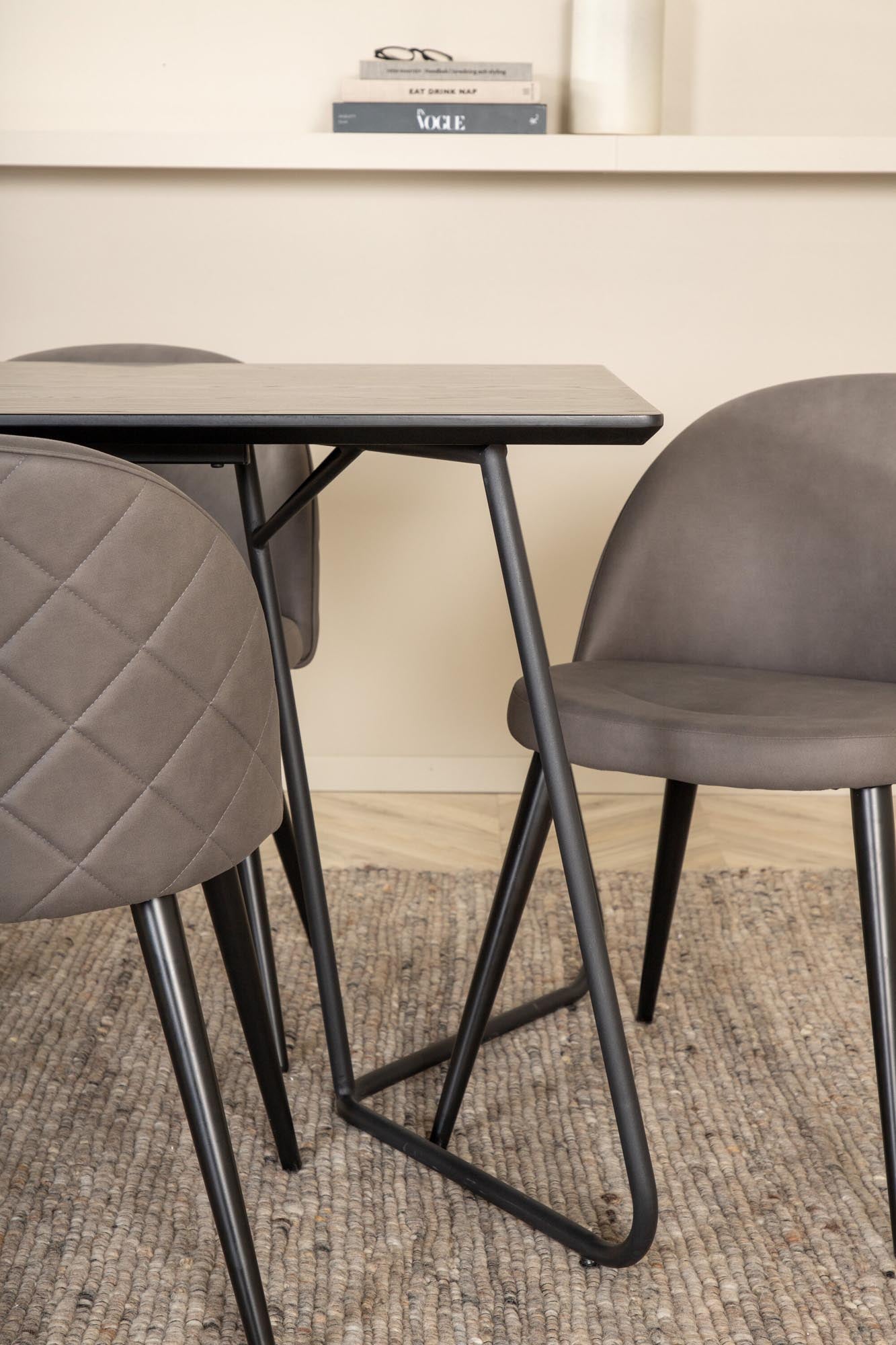 Elegantes Petra Esszimmerset von Venture Home: 190 cm Tisch mit 6 luxuriösen Velvet Stitches-Stühlen für stilvolle Esszimmer.