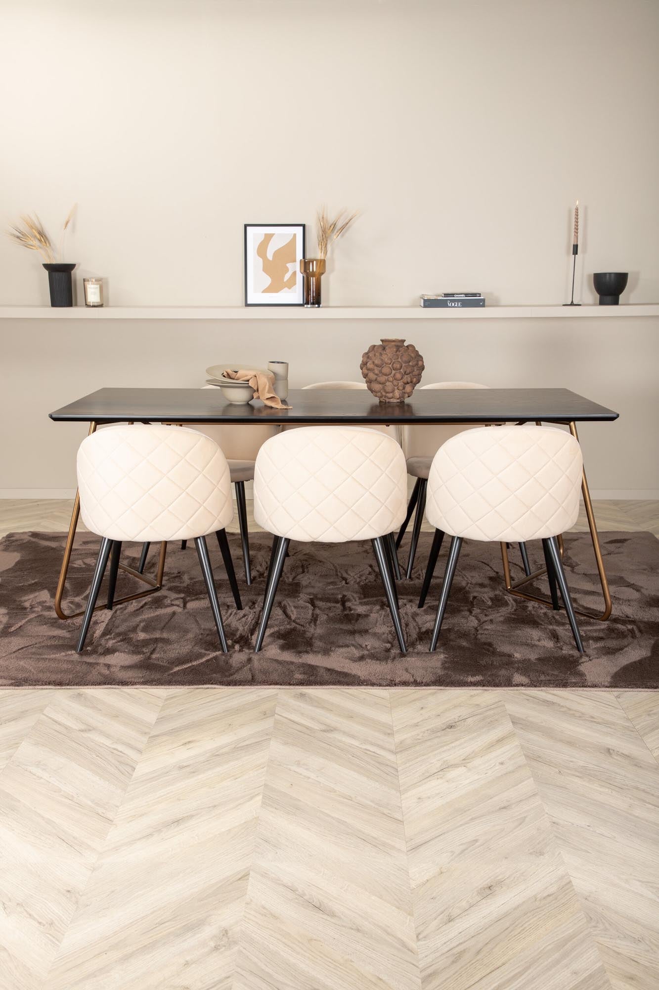 Petra Esszimmerset: Stilvolles Velvet für moderne Esszimmer.