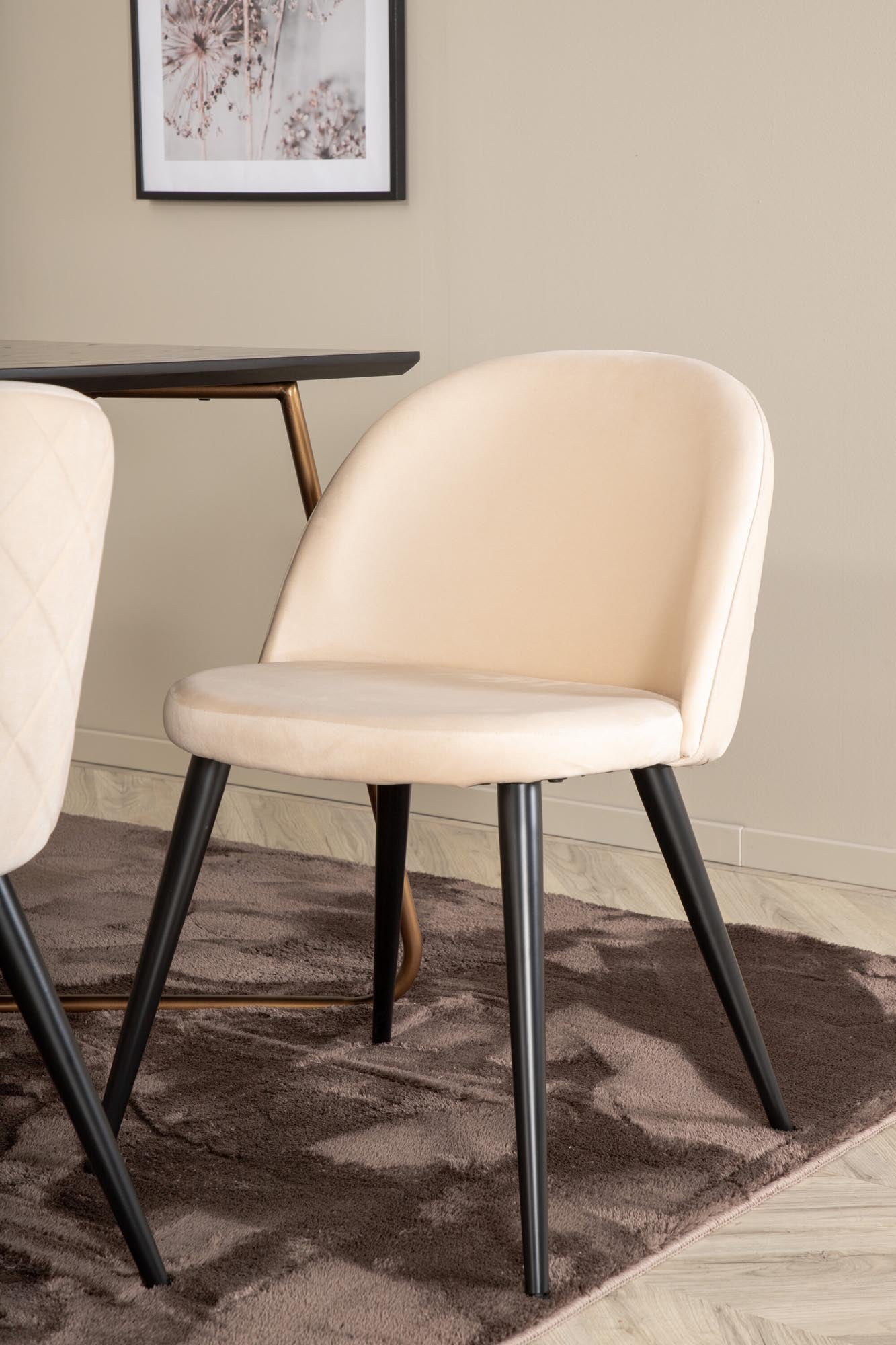 Petra Esszimmerset: Luxuriöser Velvet-Look für Ihr Zuhause.