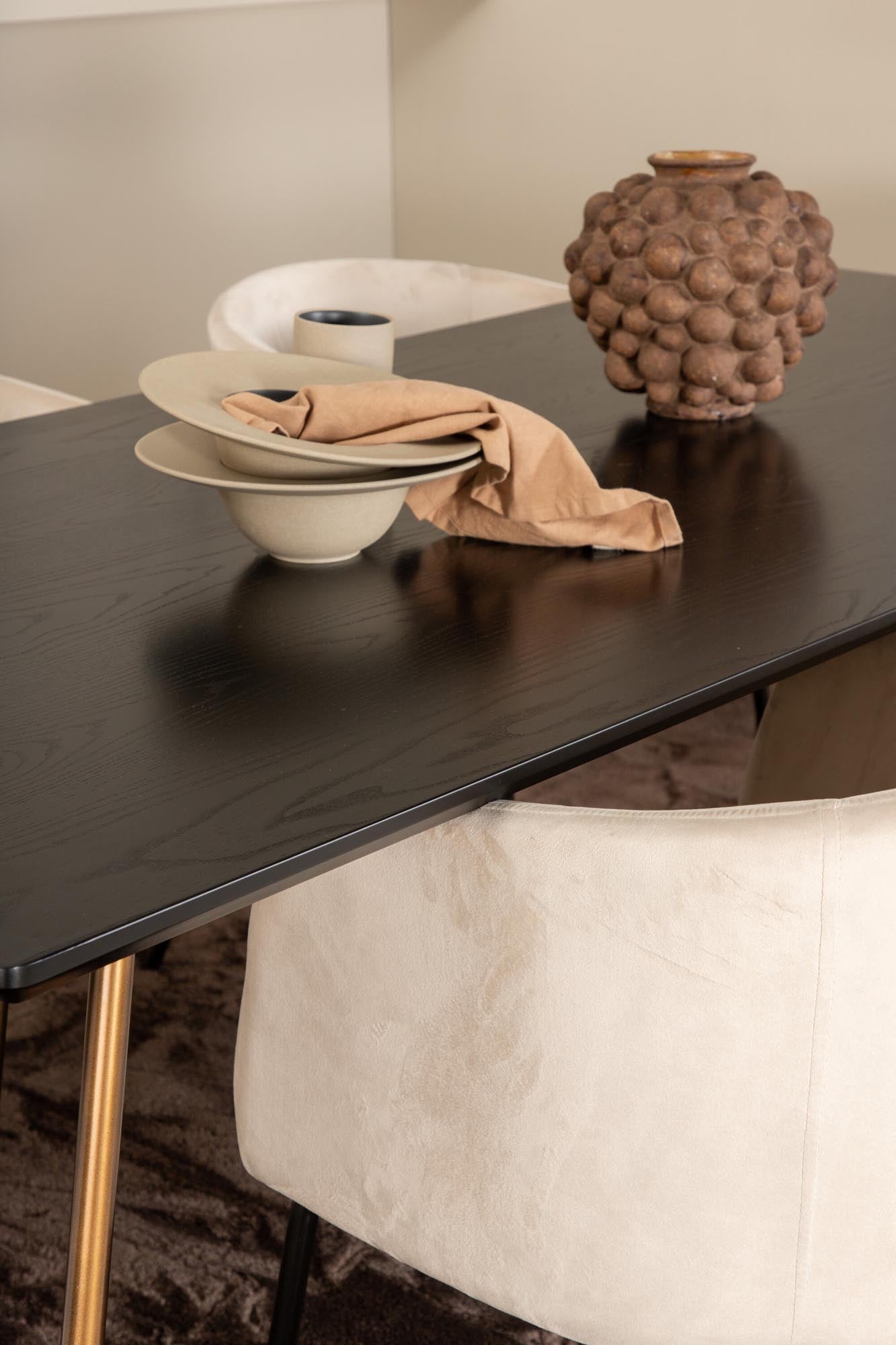 Stilvolles Esszimmerset Petra 190cm mit 6 bequemen Berit-Stühlen von Venture Home – skandinavisches Design trifft auf hohen Komfort.