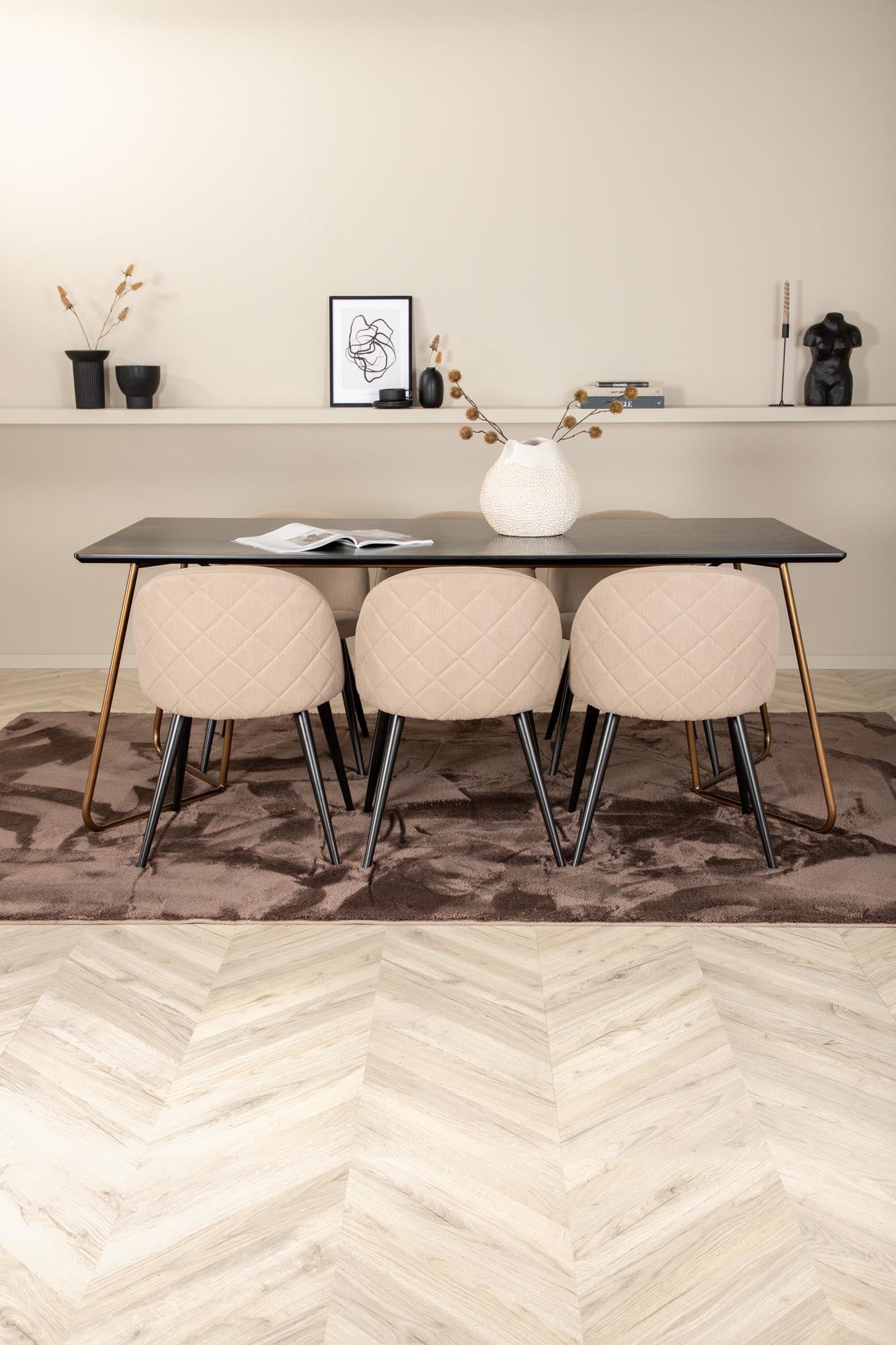 Petra Esszimmerset: Luxuriöses Velvet für Ihr modernes Zuhause.