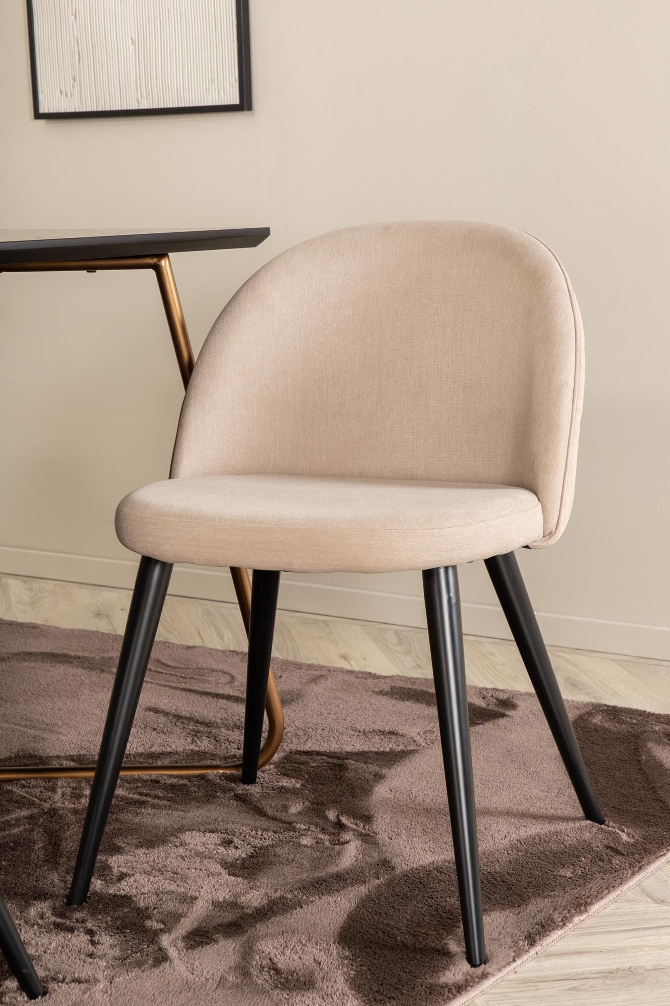 Elegantes Petra Esszimmerset: Velvet-Design für stilvolle Mahlzeiten.