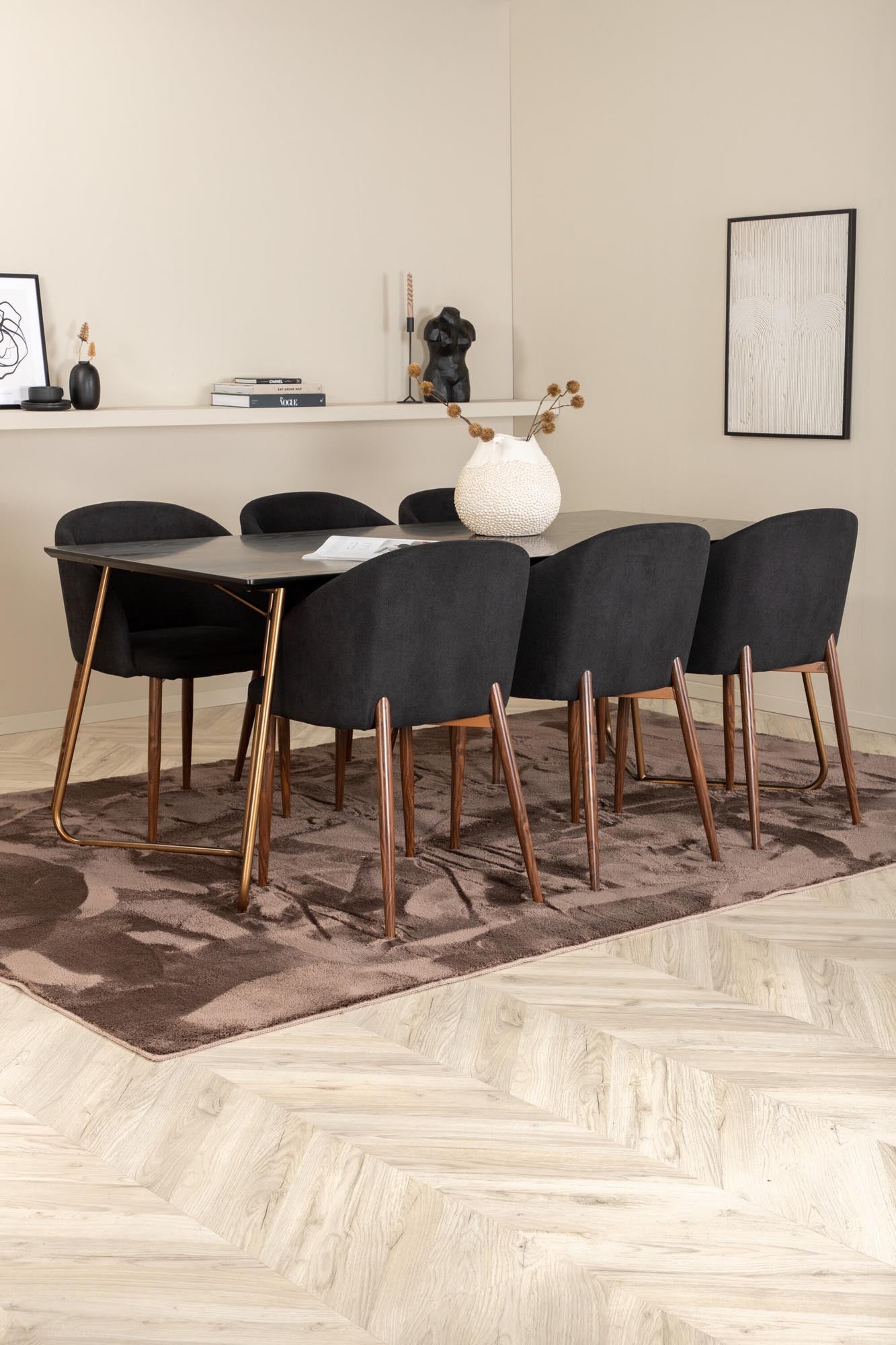 Stilvolles Esszimmerset mit 190 cm Tisch und 6 bequemen Arch Stühlen. Perfekt für gesellige Abende und modernes Wohnen.