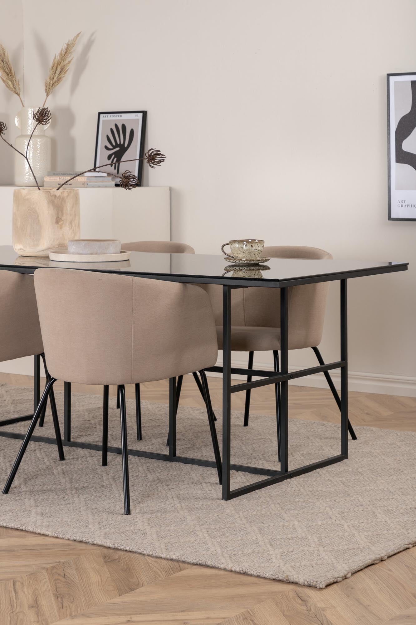 Modernes Esszimmerset: Leif Tisch (200 cm) mit pflegeleichtem Rauchglas und Berit Stühle aus strapazierfähigem Polyesterleinen. Ideal für stilvolle Esszimmer.