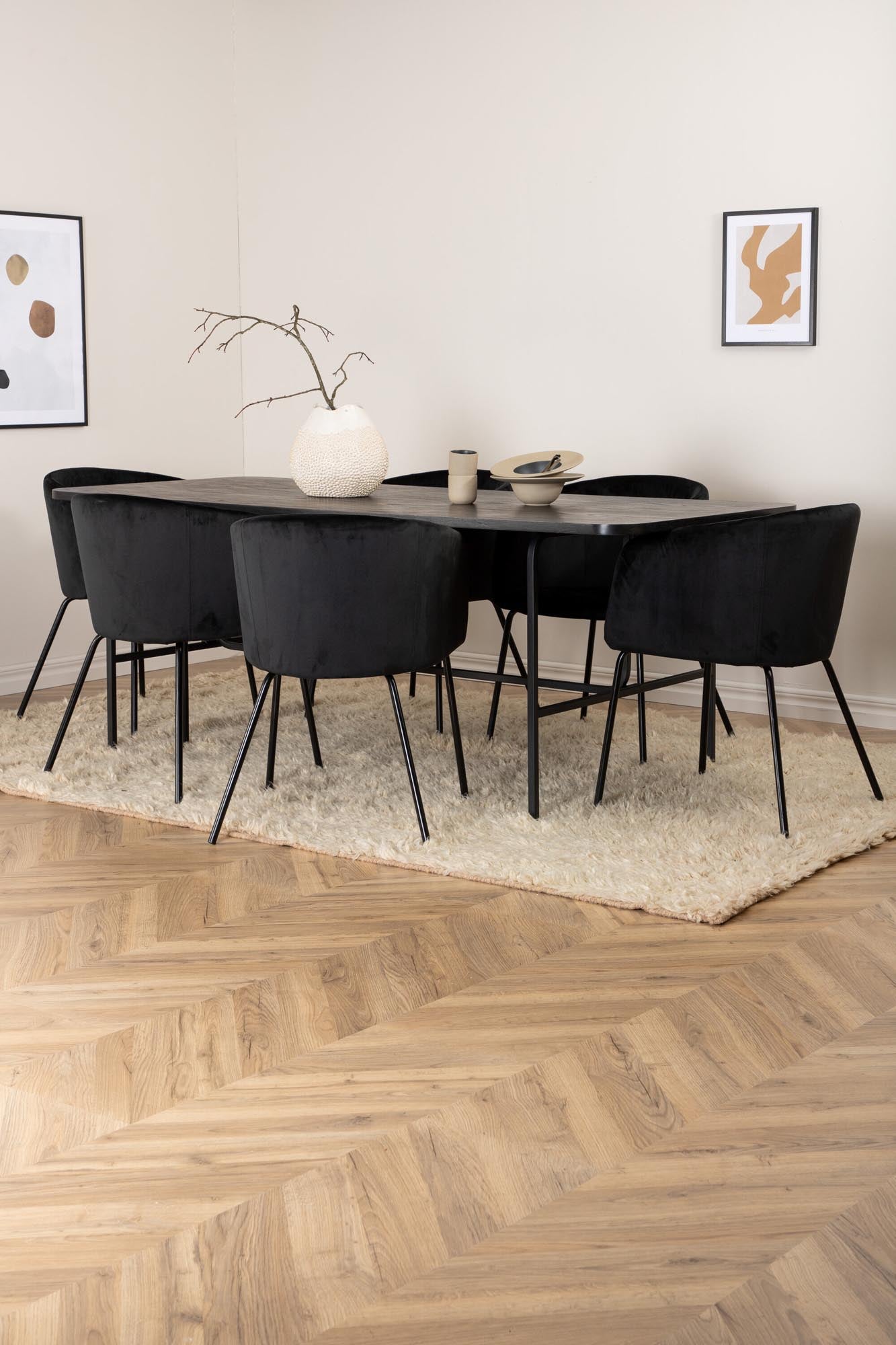 Stilvolles Uno Esszimmerset mit 6 Berit Stühlen, 200cm, von Venture Home.