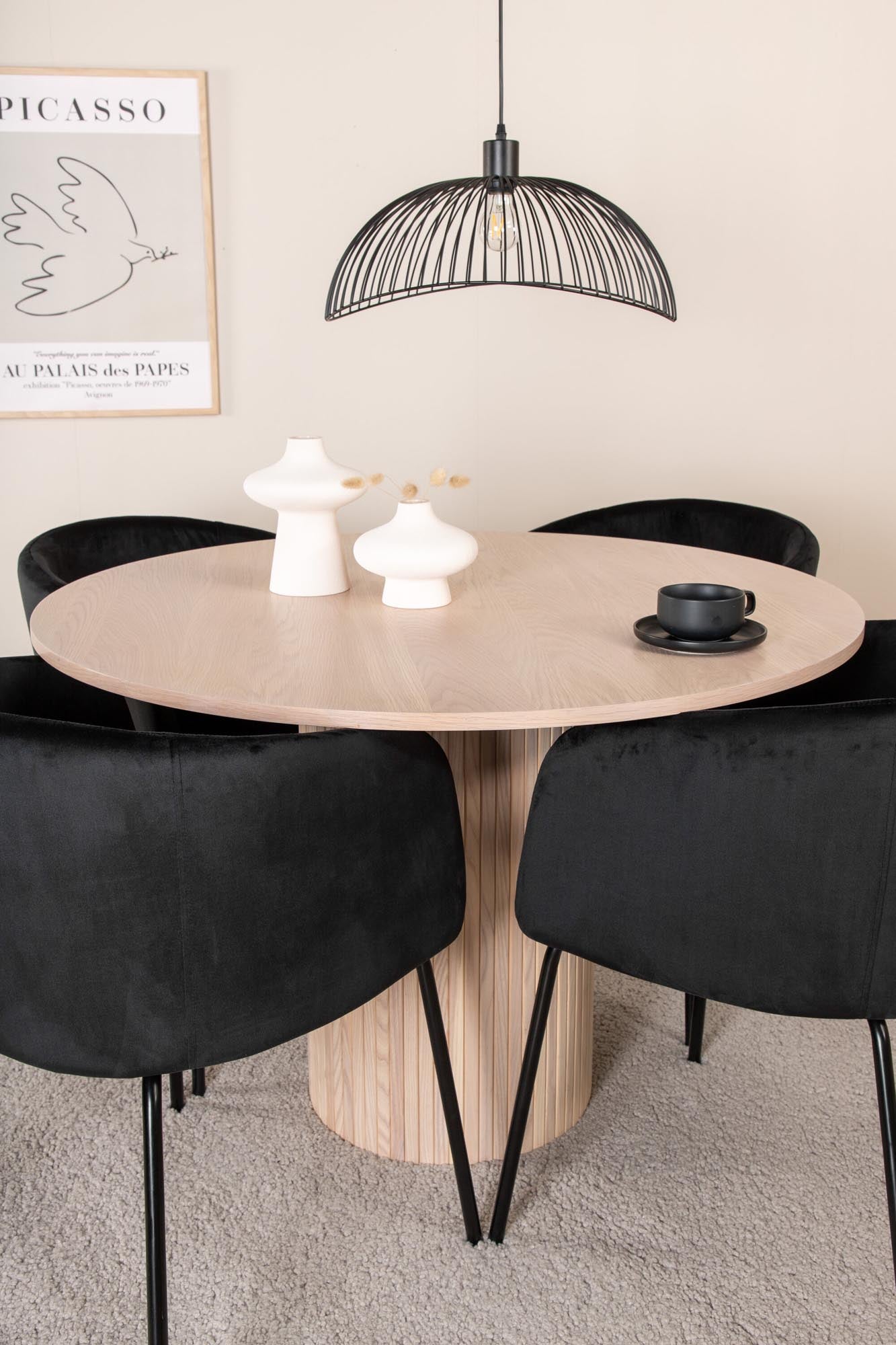 Elegantes Esszimmerset Bianca: Runder Tisch mit 4 Stühlen, Ø110cm.