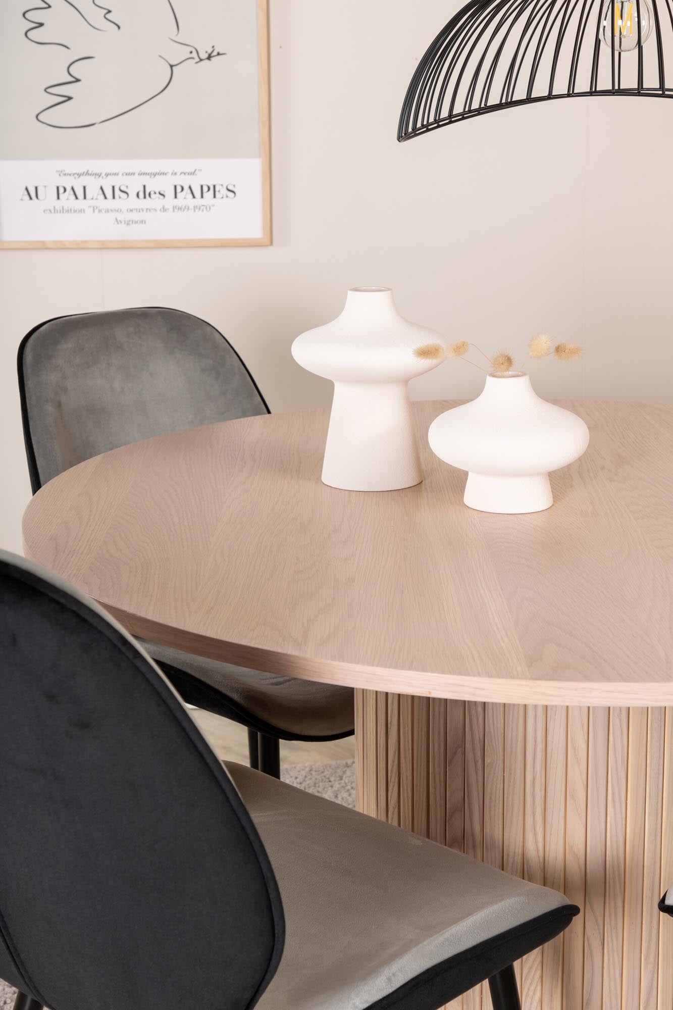 Elegantes Esszimmerset Bianca & Emma für stilvolle Mahlzeiten.