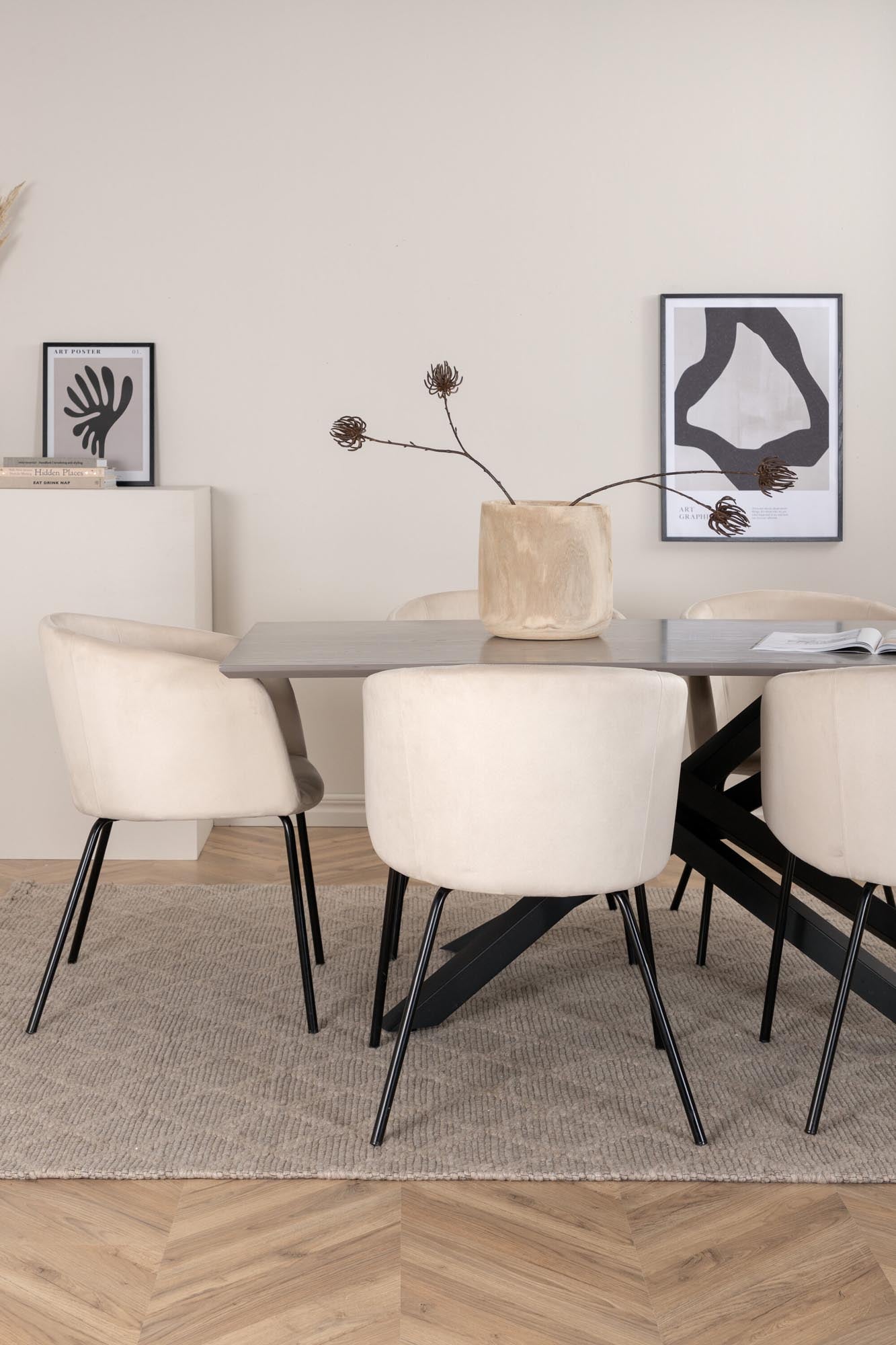 Elegantes Esszimmerset mit hochwertigem Tisch und komfortablen Stühlen. Perfekt für stilvolle Dinner und entspannte Familienabende.