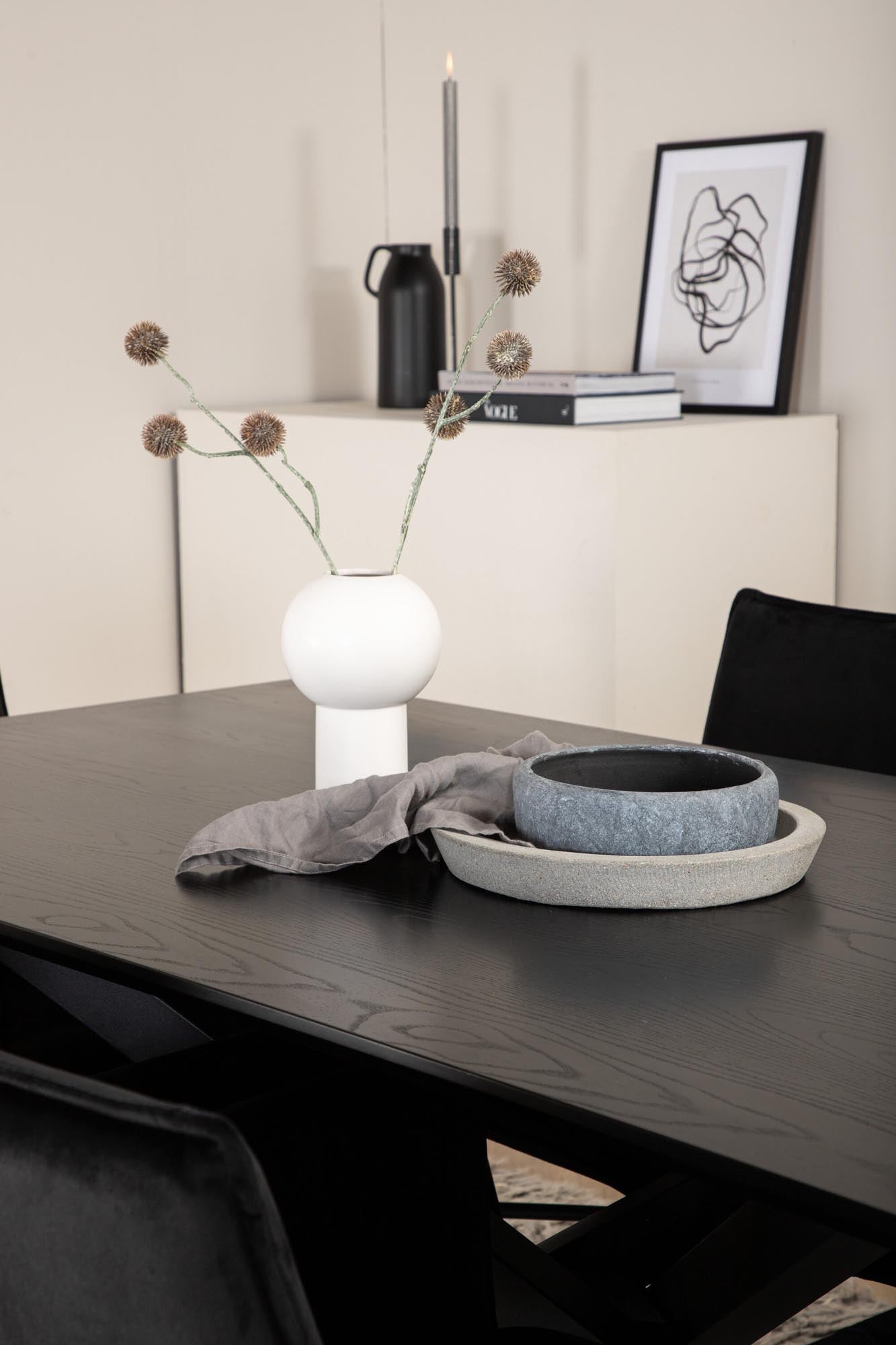 Entdecken Sie das Piazza Esszimmerset + Petra von Venture Home: Luxuriöser Esstisch und elegante Stühle für unvergessliche Momente.