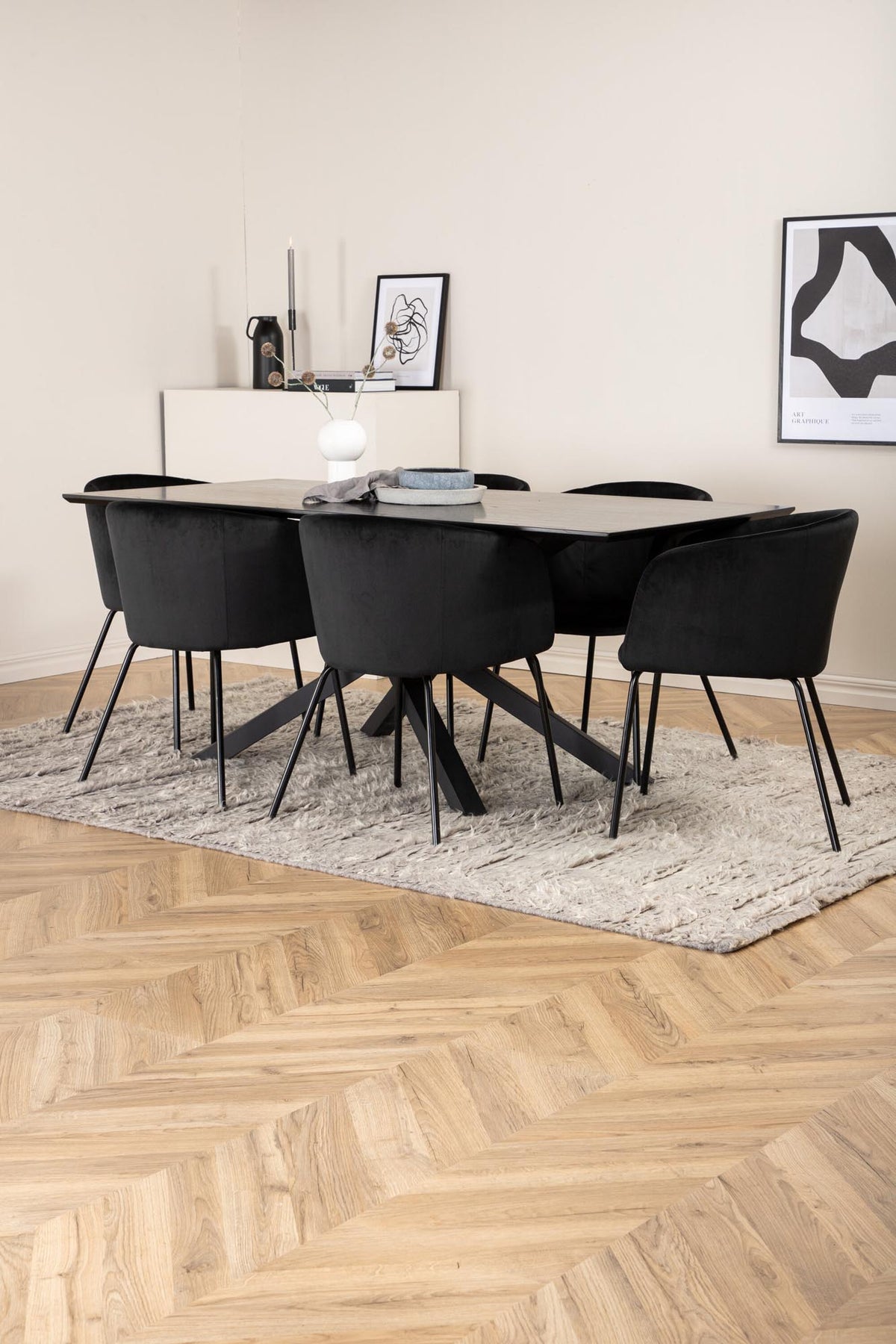 Piazza Esszimmerset + Berit 180cm/6St. in Schwarz präsentiert im Onlineshop von KAQTU Design AG. Esszimmerset ist von Venture Home