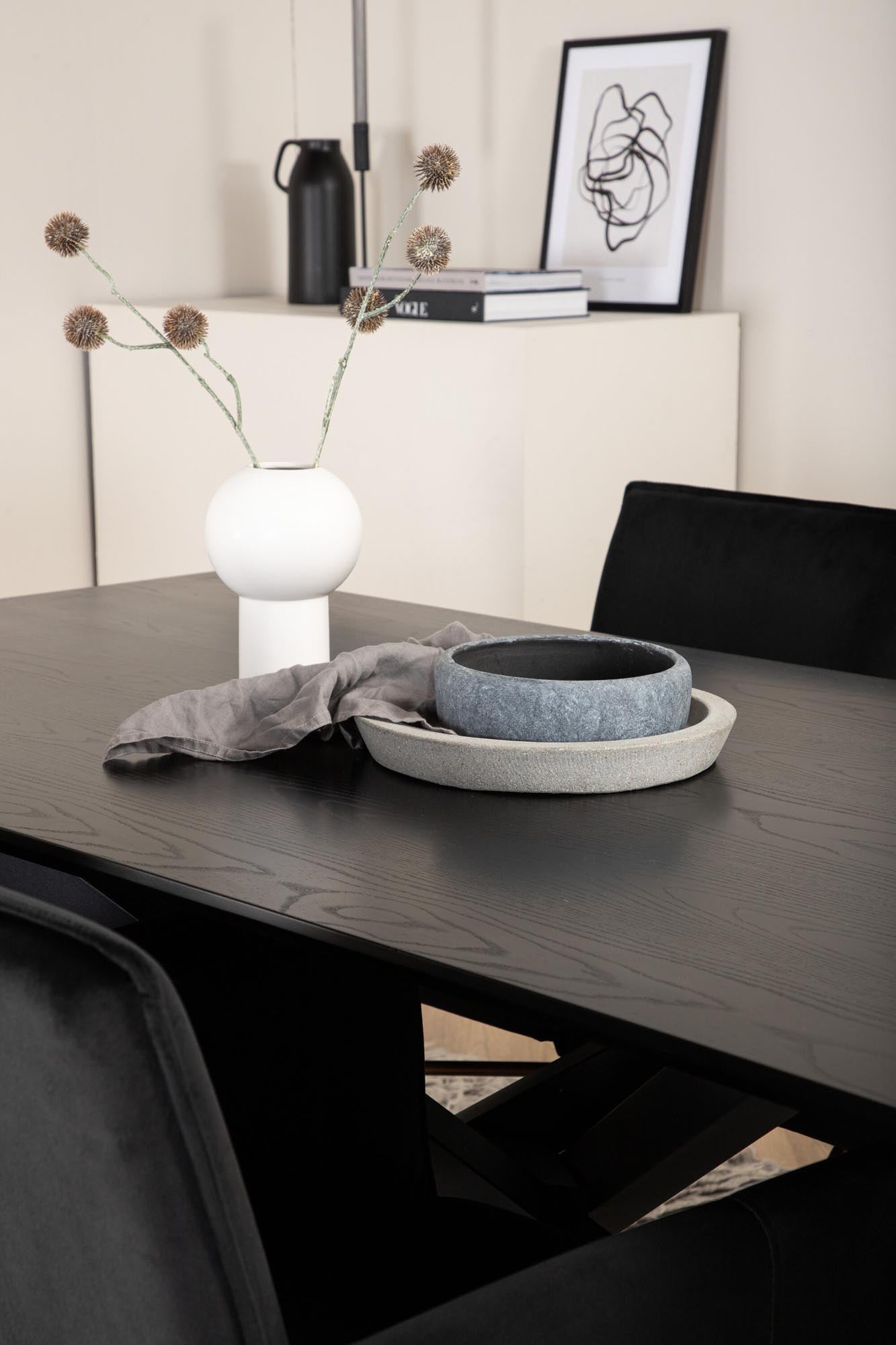 Elegantes Esszimmerset Piazza + Petra: Luxuriöser Tisch und bequeme Stühle für gesellige Abende und unvergessliche Momente.