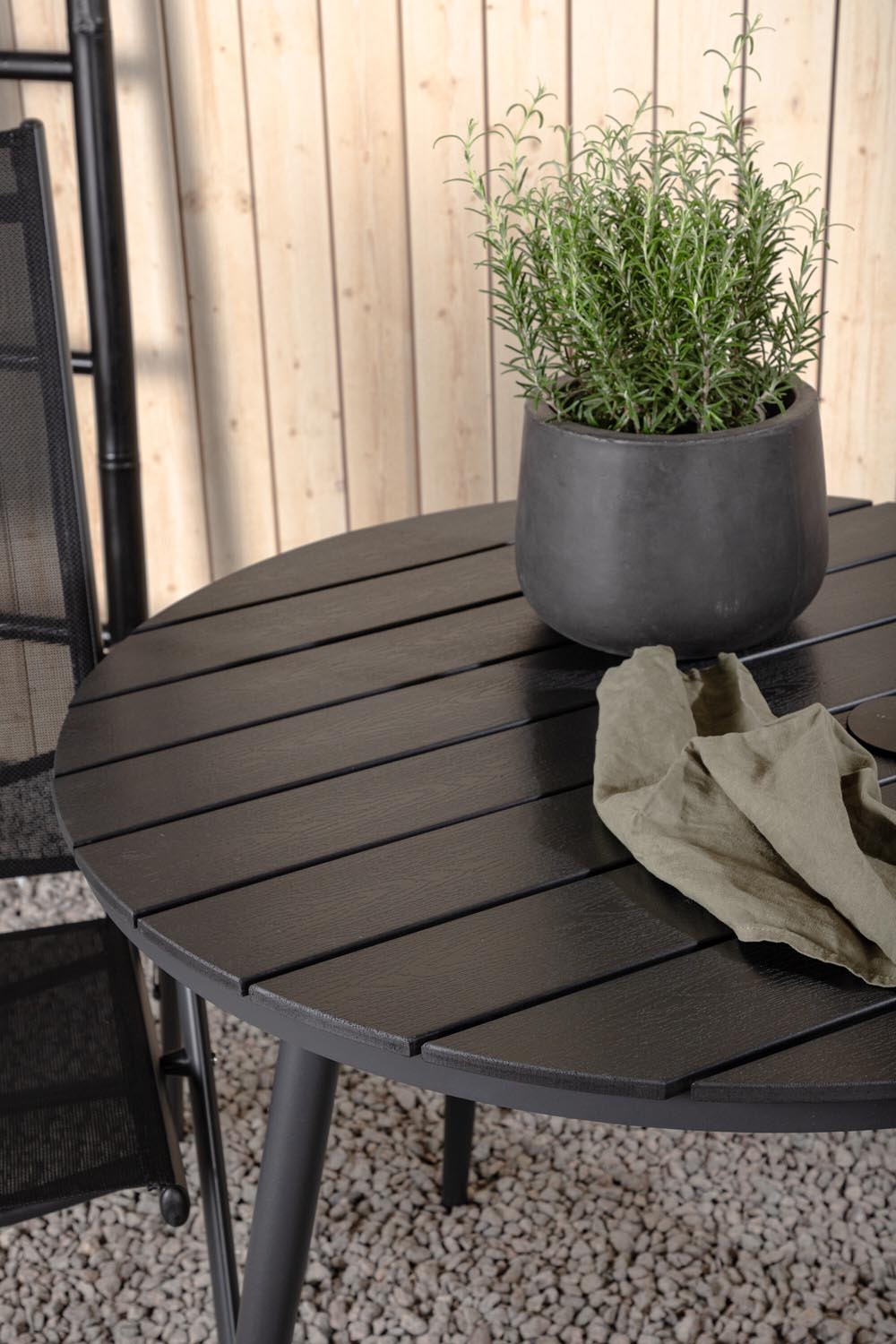 Break Outdoor-Tischset ⌀90cm/2St. in Schwarz präsentiert im Onlineshop von KAQTU Design AG. Gartentischset ist von Venture Home