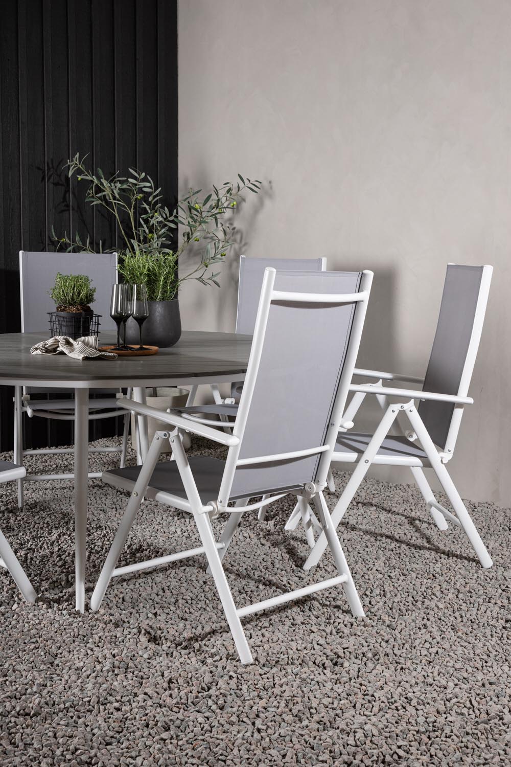 Break Outdoor-Tischset ⌀150cm/6St. in Weiss präsentiert im Onlineshop von KAQTU Design AG. Gartentischset ist von Venture Home