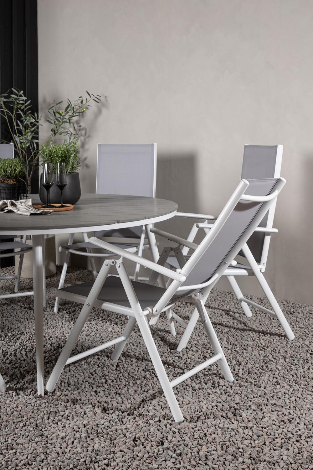 Break Outdoor-Tischset ⌀150cm/6St. in Weiss präsentiert im Onlineshop von KAQTU Design AG. Gartentischset ist von Venture Home