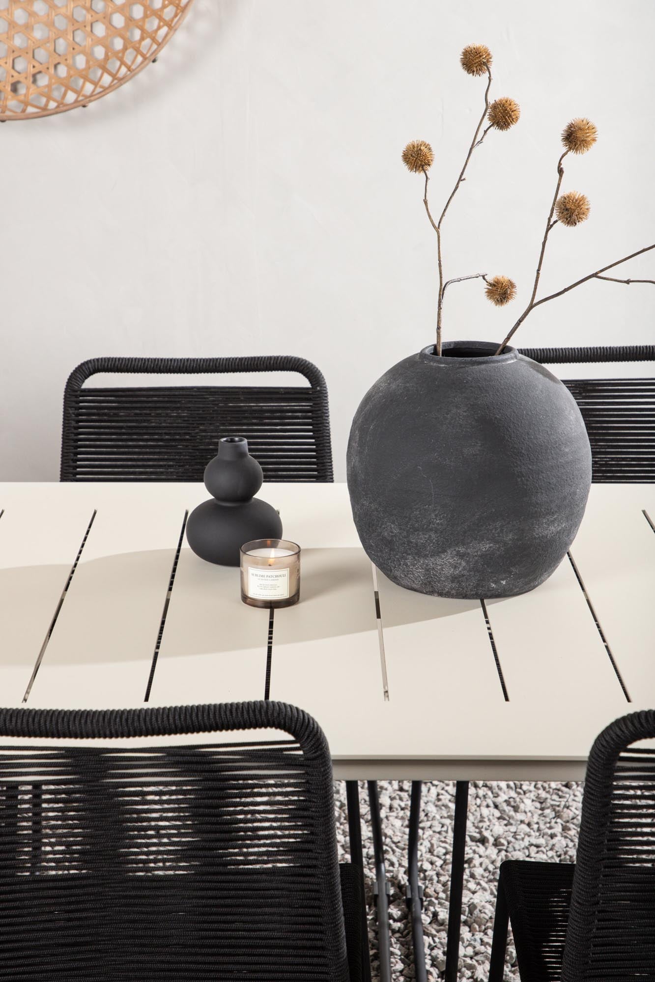 Stilvolles Lina Outdoor-Tischset mit 6 praktischen Lindos Stühlen. Perfekt für entspannte Stunden im Freien, modern und pflegeleicht.