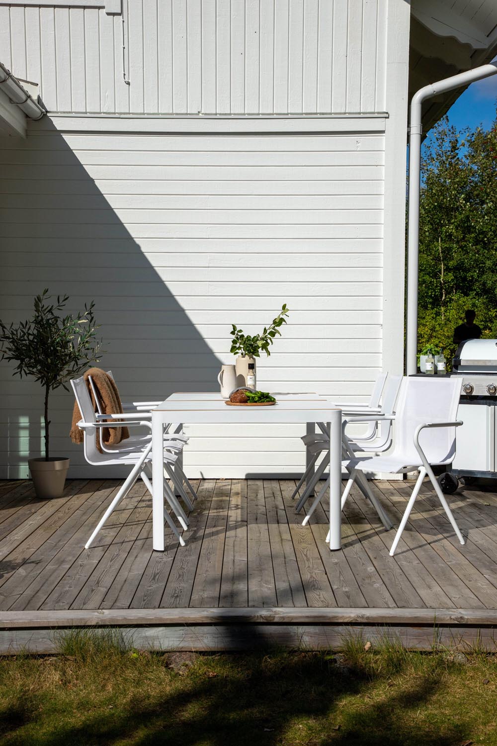 Togo Outdoor-Tischset + Alina 200cm/6St. in Weiss präsentiert im Onlineshop von KAQTU Design AG. Gartentischset ist von Venture Home
