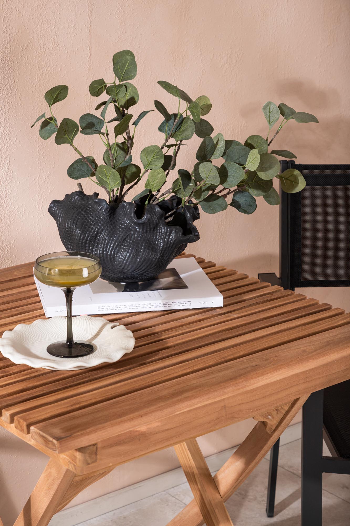 Stilvolles Ghana Tischset mit Copacabana Stühlen, 70cm, 2er-Set.