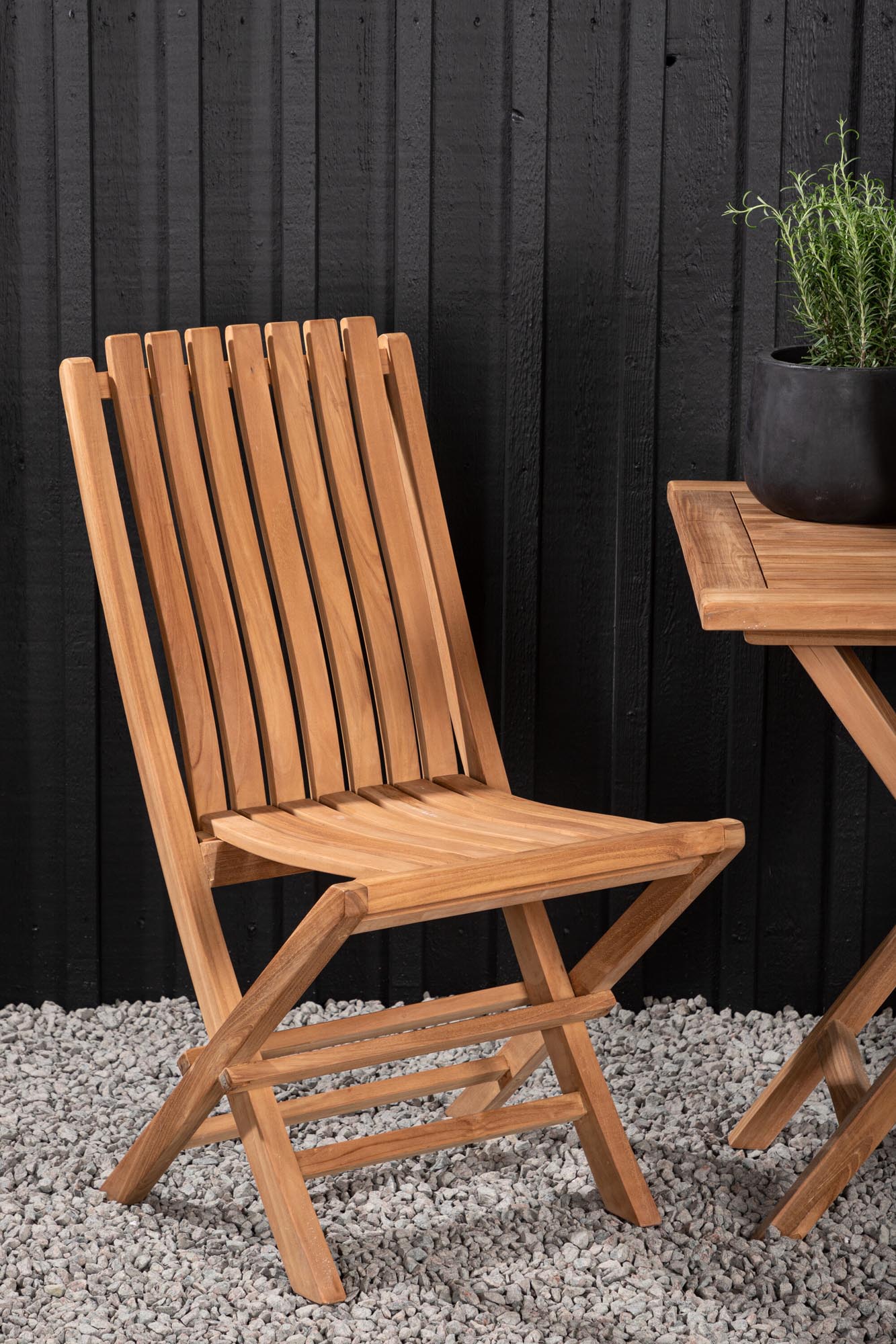 Kenya Tischset 70cm: Modernes Design für Ihren Aussenbereich.