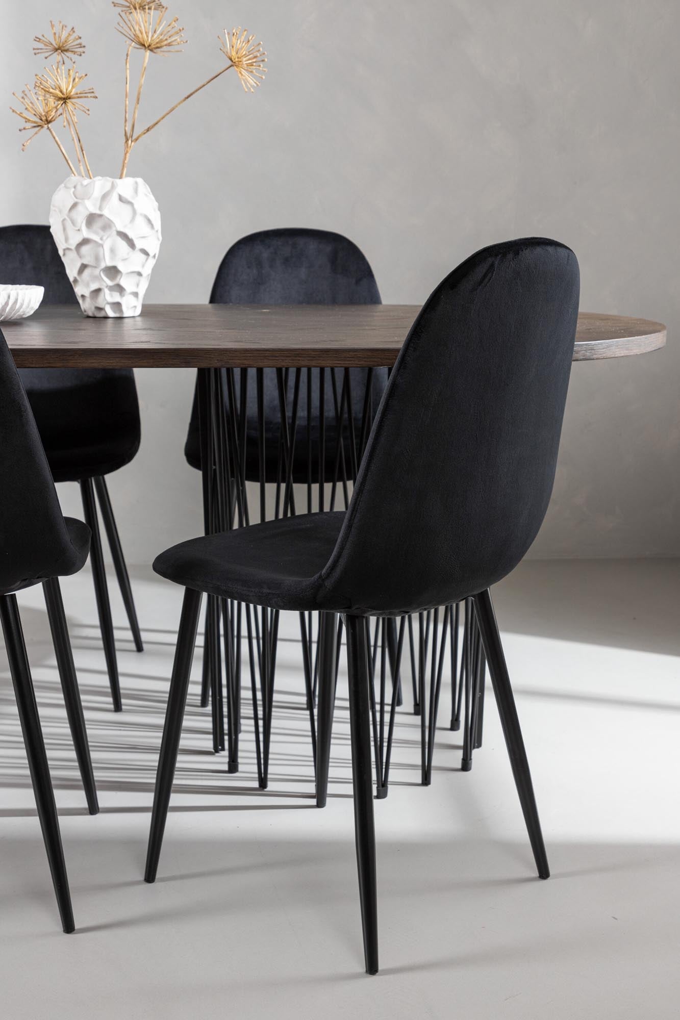 Modernes Stone Esszimmerset 220cm mit 6 stilvollen Stühlen von Venture Home. Ideal für gesellige Abende und skandinavisches Flair.