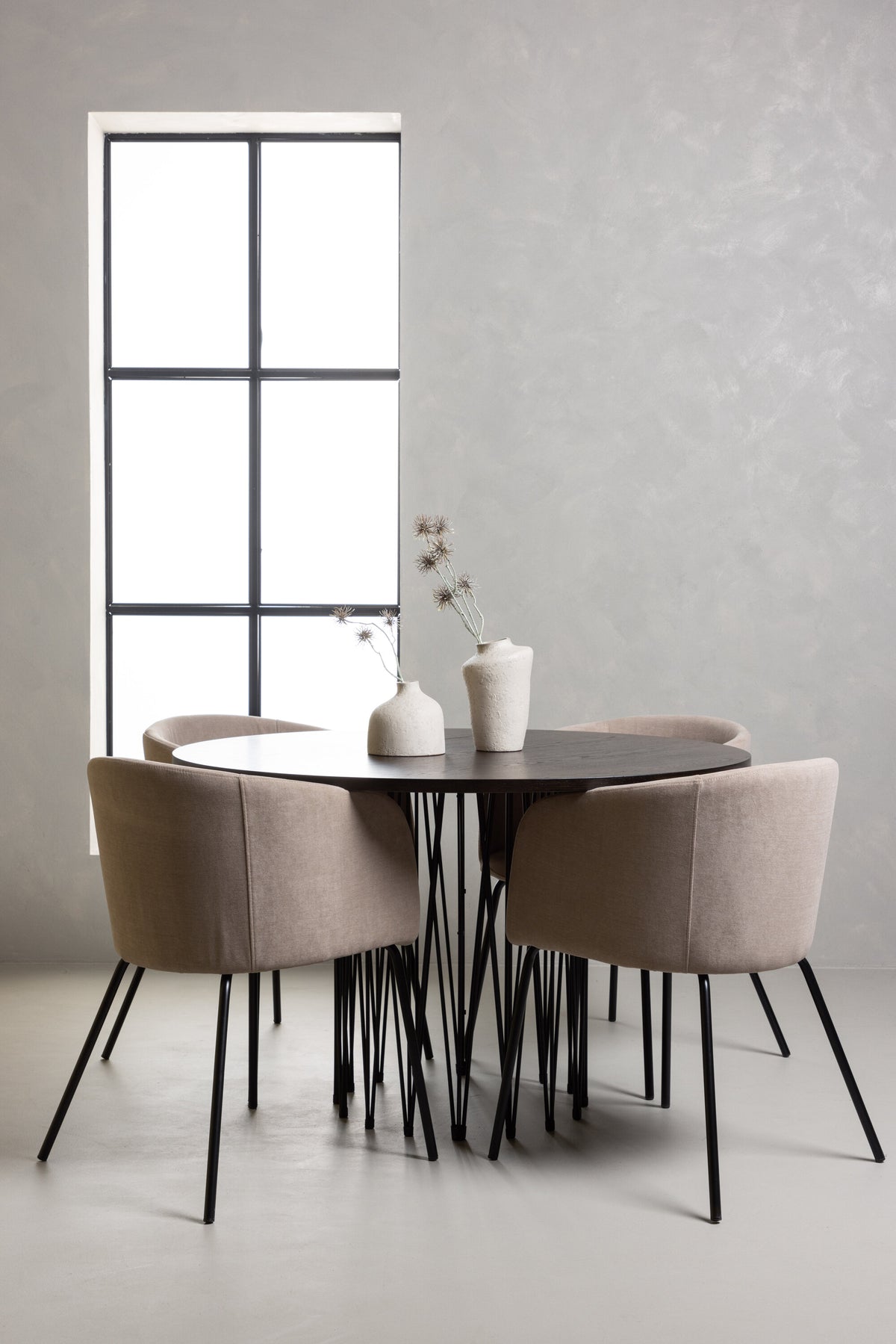 Stone Esszimmerset + Berit ⌀120cm/4St. in Beige, Schwarz präsentiert im Onlineshop von KAQTU Design AG. Esszimmerset ist von Venture Home