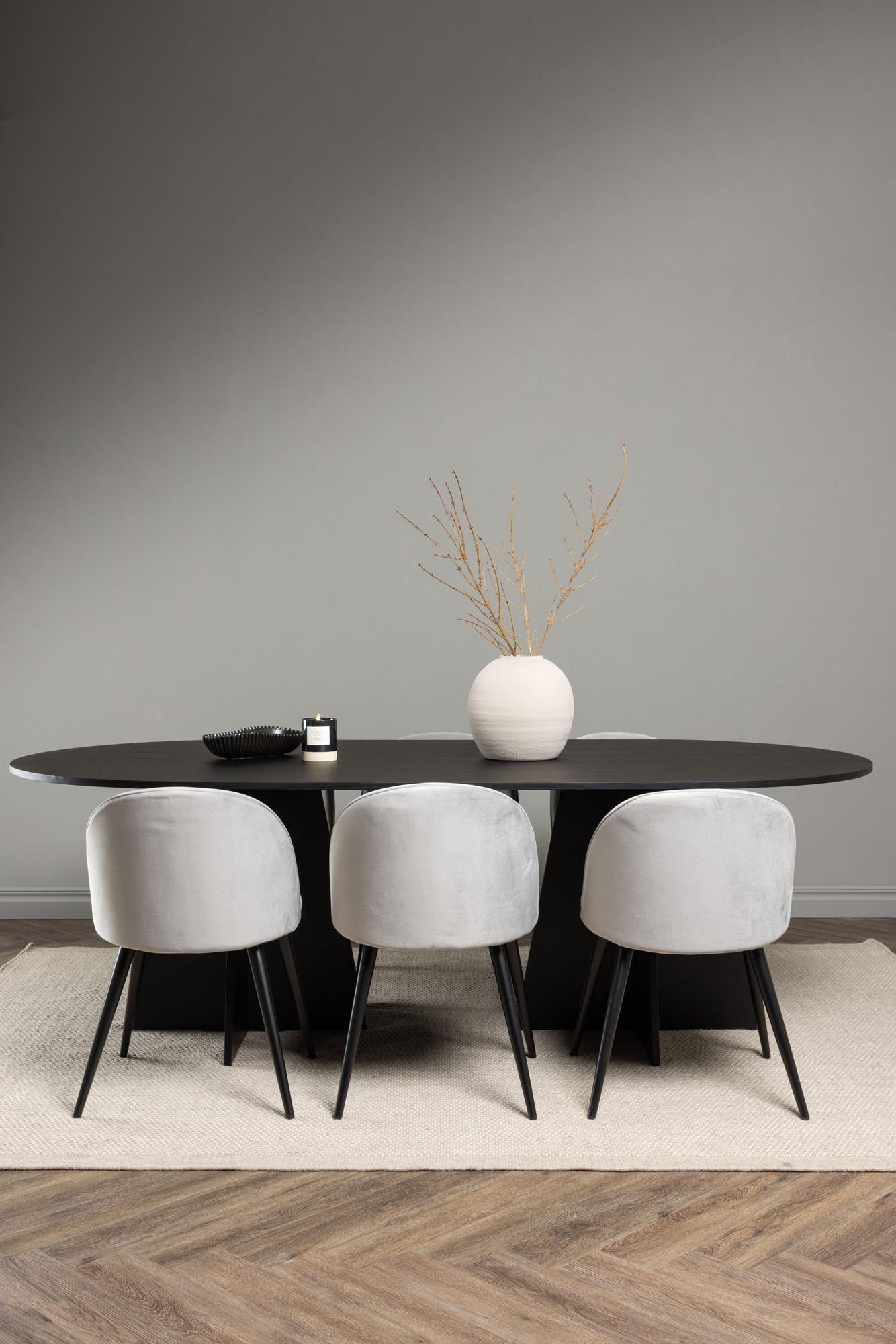 Erleben Sie das Bootcut Esszimmerset + Velvet 230cm/6St. von Venture Home – elegantes Design, bequeme Stühle und Platz für gesellige Runden.