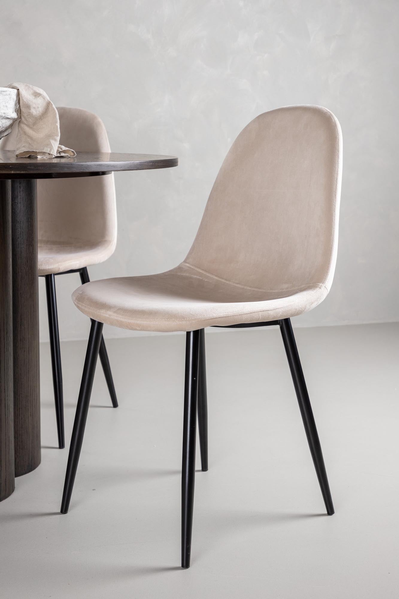 Elegantes Olivia Esszimmer Set mit runder Tischplatte und 4 gepolsterten Stühlen aus Samt für stilvolle und gesellige Momente im Esszimmer.