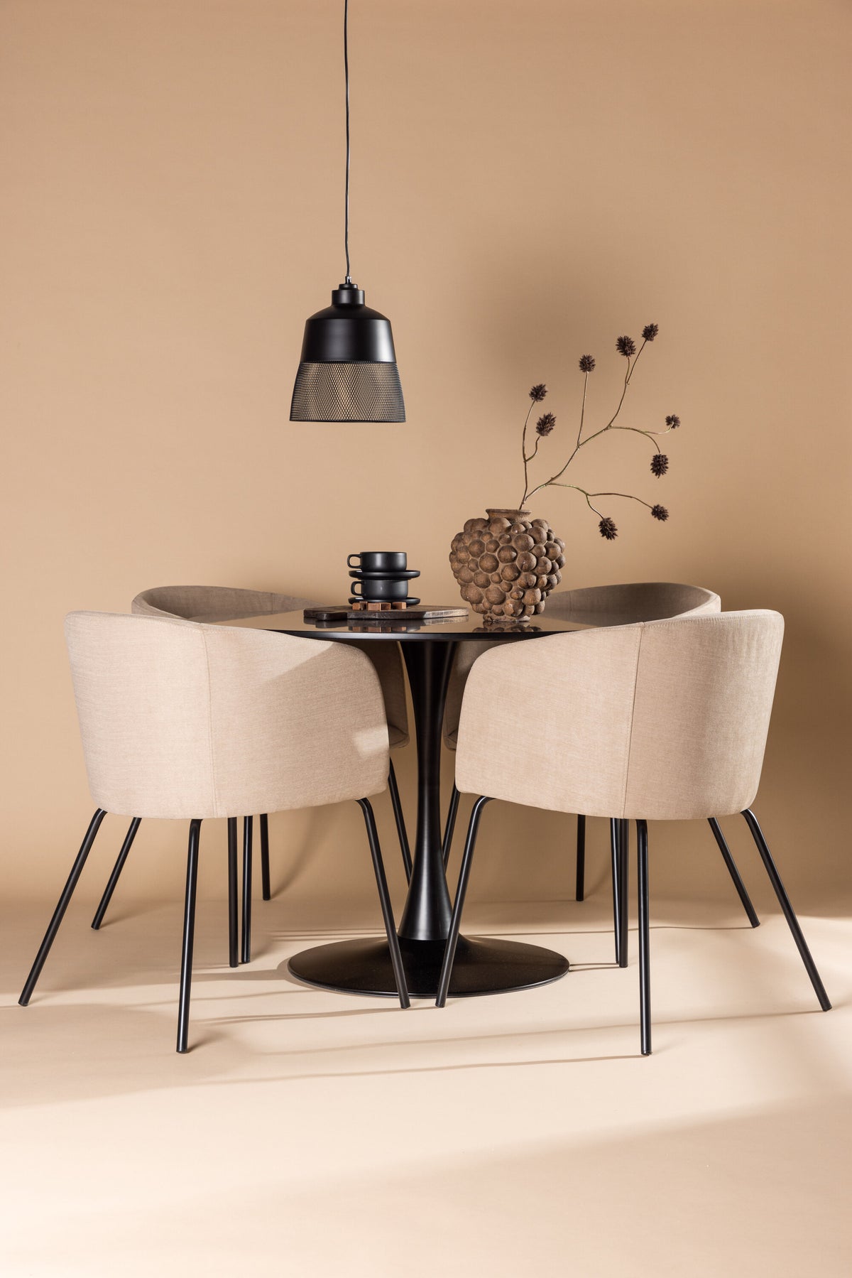 Glade Esszimmerset + Berit ⌀100cm/4St. in Beige, Schwarz präsentiert im Onlineshop von KAQTU Design AG. Esszimmerset ist von Venture Home