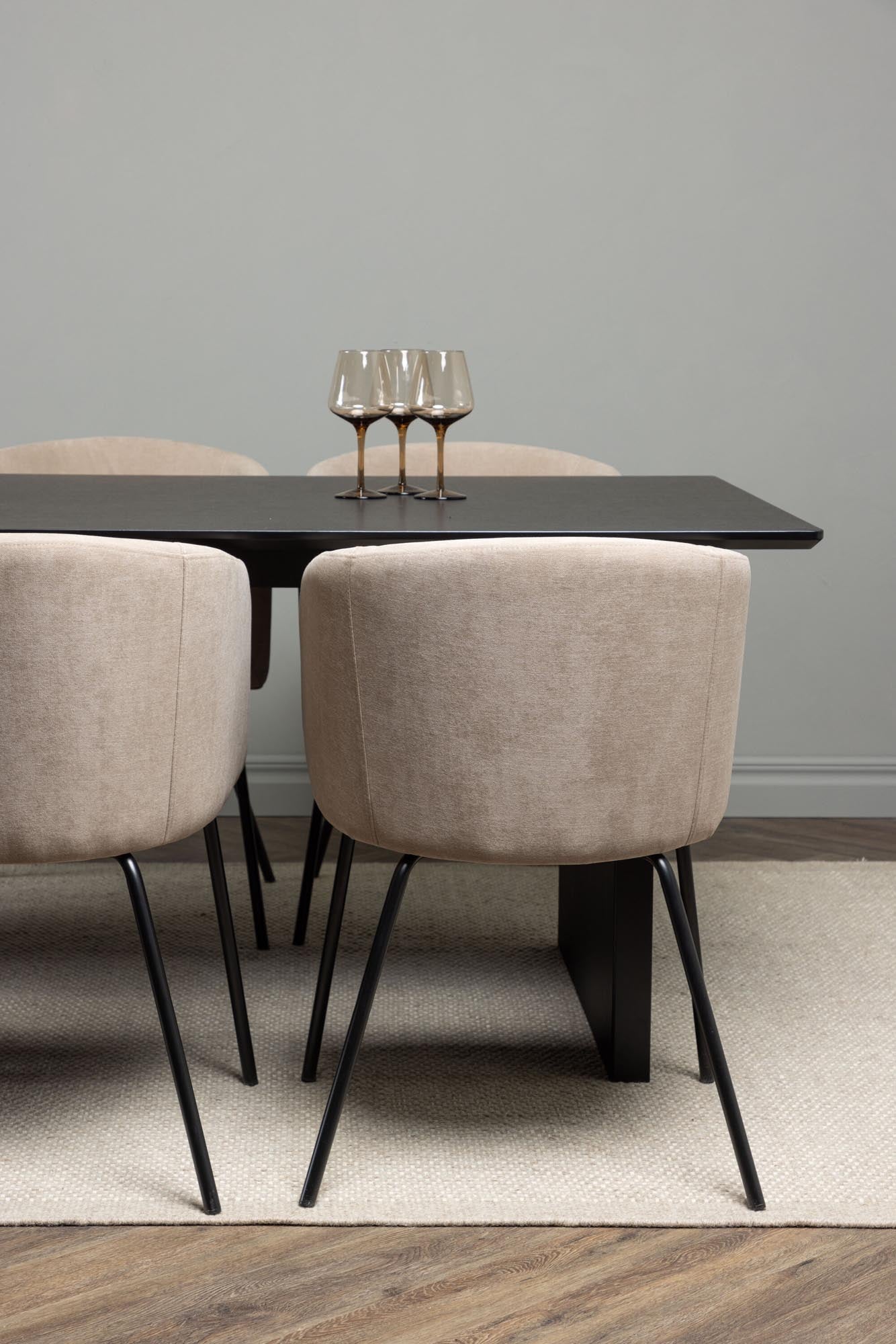 Vail Esszimmerset: Modernes Design trifft auf Funktionalität.