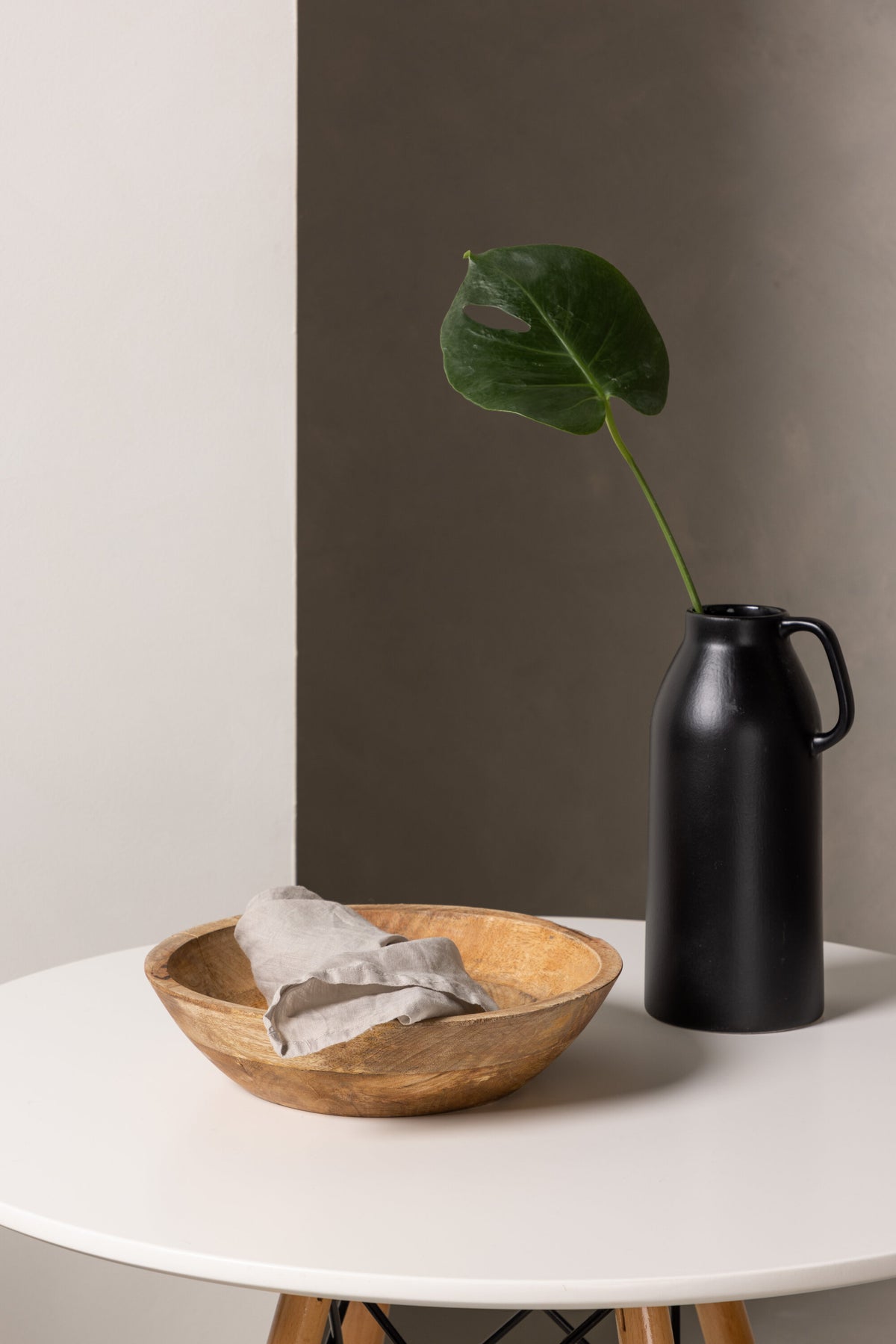 Danburi Esszimmerset + Kenth ⌀60cm/2St. in Schwarz präsentiert im Onlineshop von KAQTU Design AG. Esszimmerset ist von Venture Home