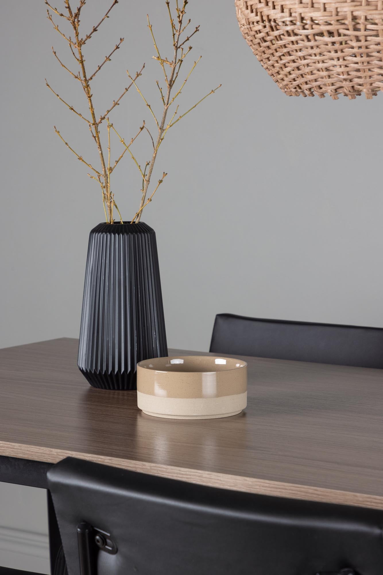 Erleben Sie das elegante Tempe Esszimmerset + Kenth 140cm/4St. von Venture Home – perfektes Zusammenspiel aus modernem Design und hoher Funktionalität.