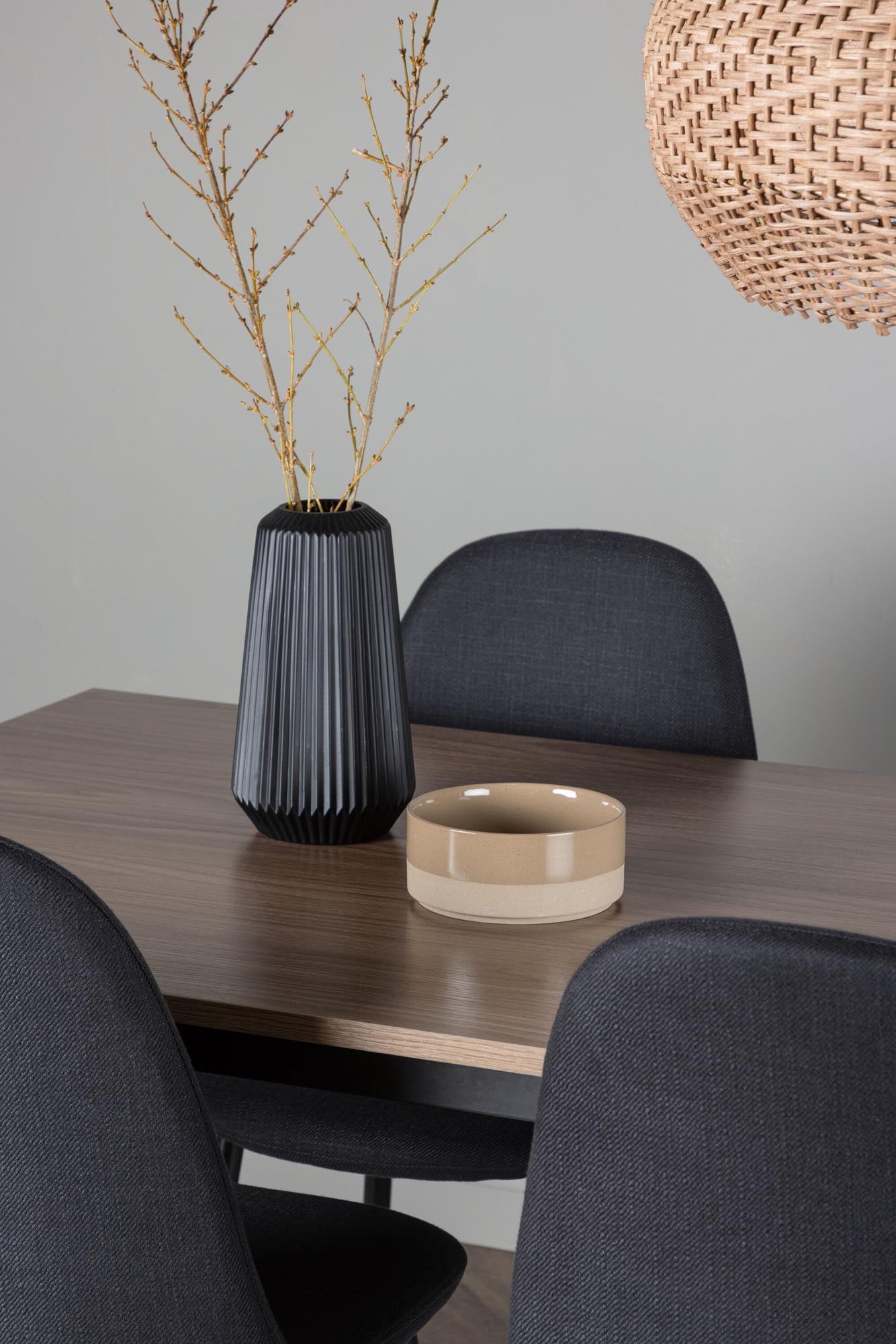 Elegantes Esszimmerset Tempe + Polar, 140cm, 4 Stühle, von Venture Home.