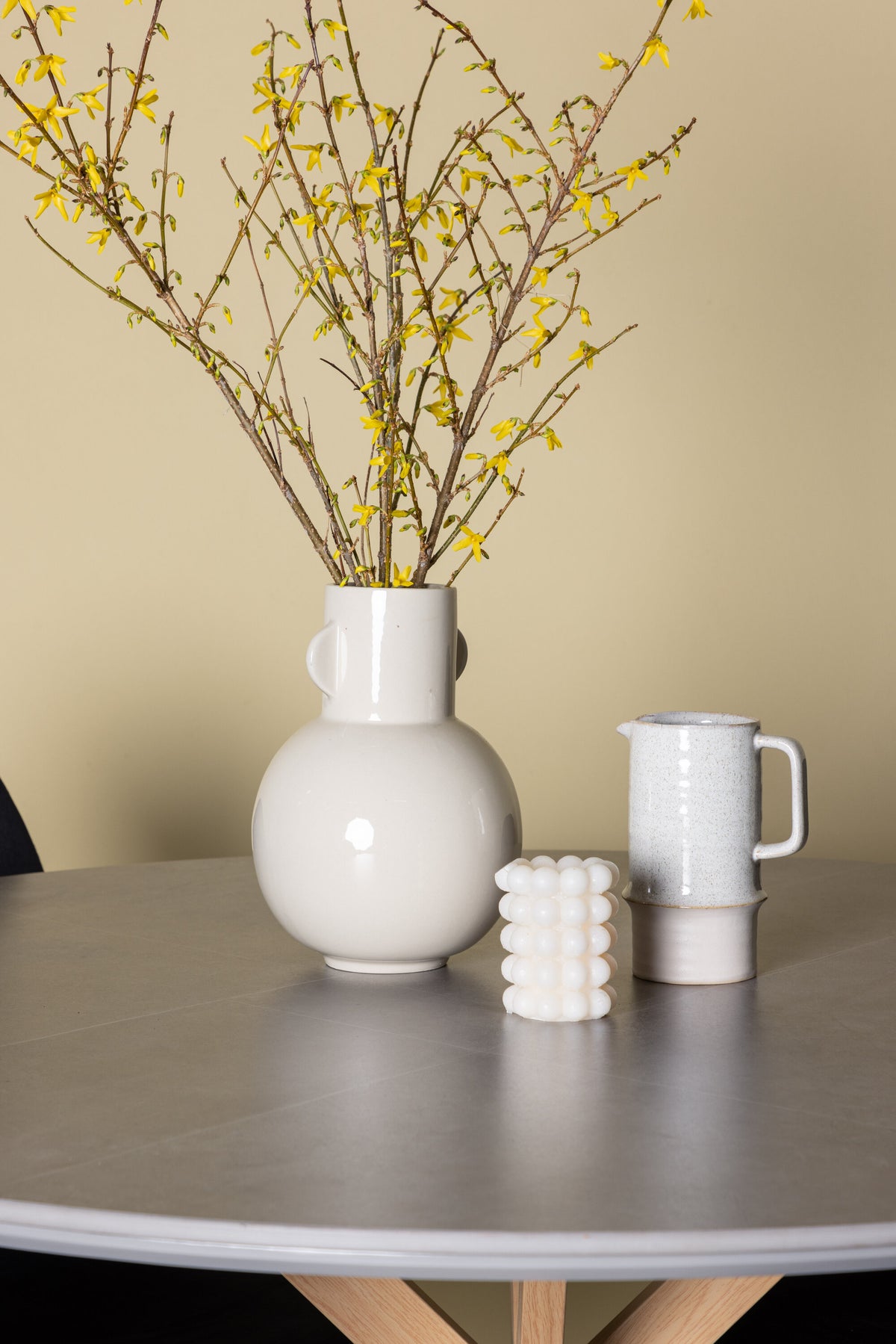 Piazza Esstisch + 4 x Polar Esszimmerstuhl in Schwarz/Velvet präsentiert im Onlineshop von KAQTU Design AG. Esszimmerset ist von Venture Home