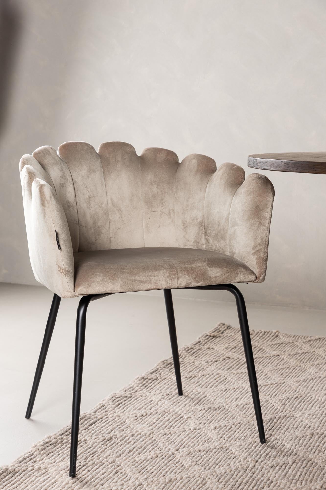 Modernes Esszimmerset mit Limhamn Tisch, 220cm, von Venture Home.