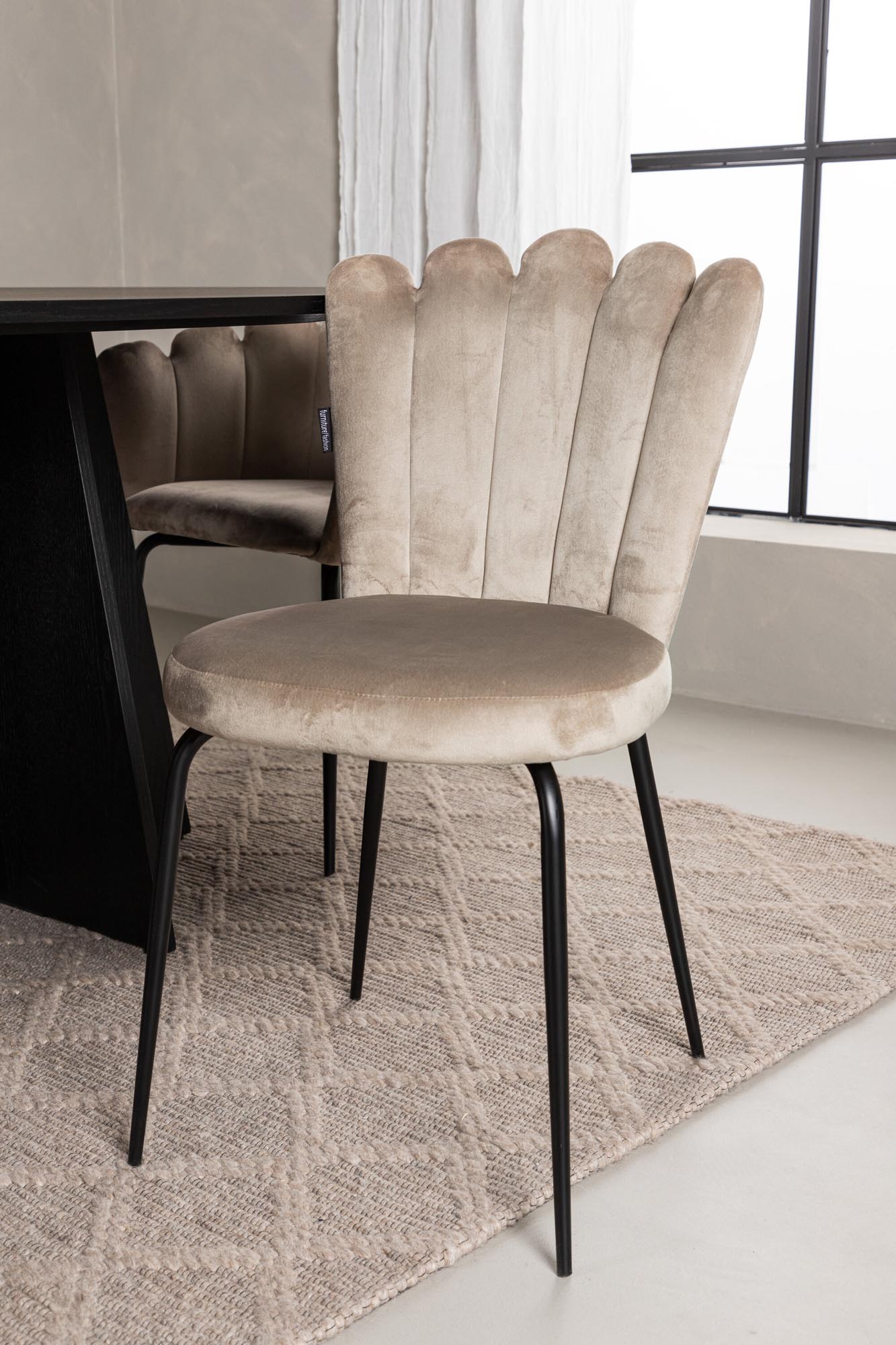 Stilvolles Bootcut Esszimmerset mit Limhamn, 230 cm, 4 bequeme Stühle, ideal für gesellige Abende und modernes Wohnen.