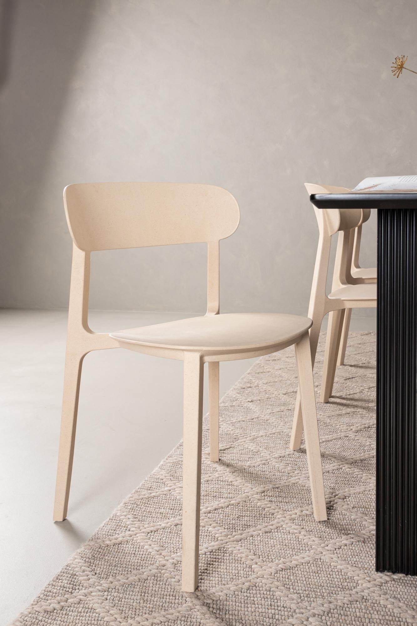 Elegantes Vail Tischset mit 6 Åstol Stühlen von Venture Home.