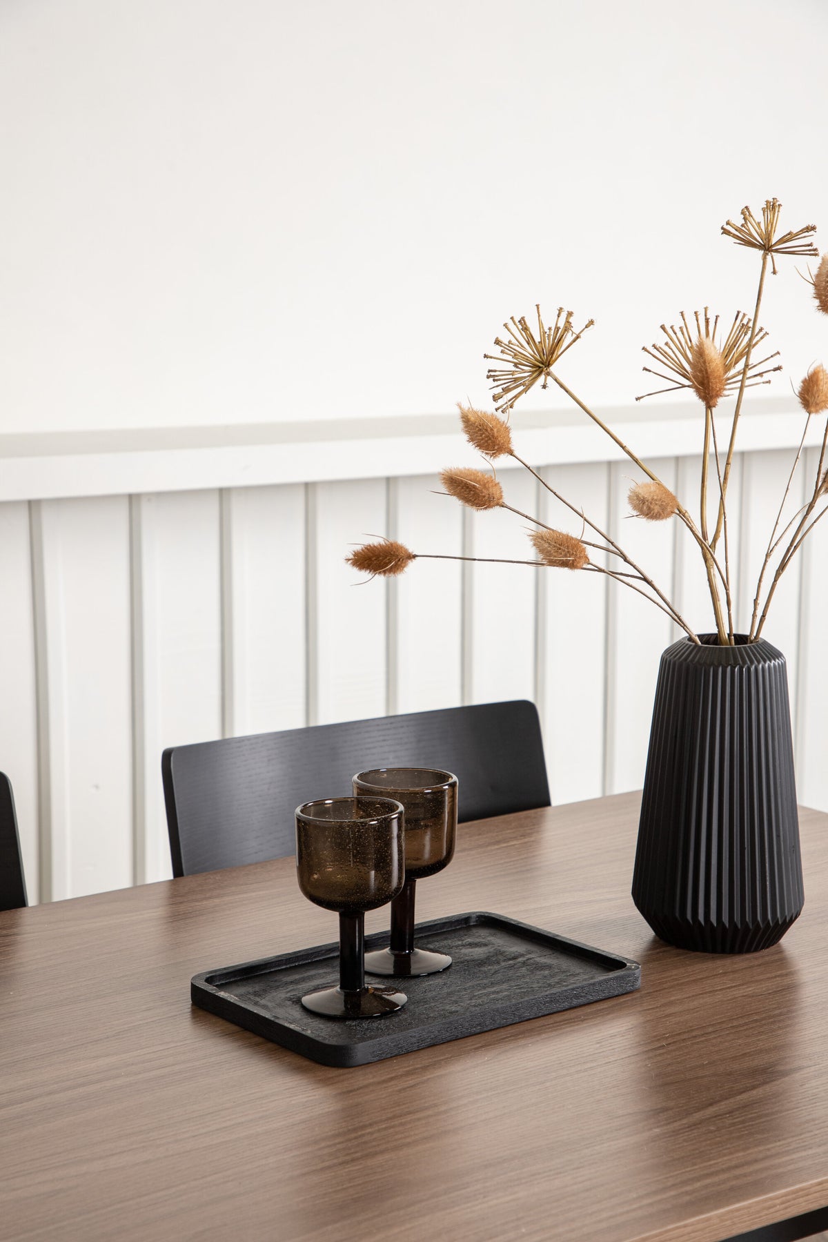 Tempe Esszimmerset + Montros 140cm/4St. in Schwarz präsentiert im Onlineshop von KAQTU Design AG. Esszimmerset ist von Venture Home