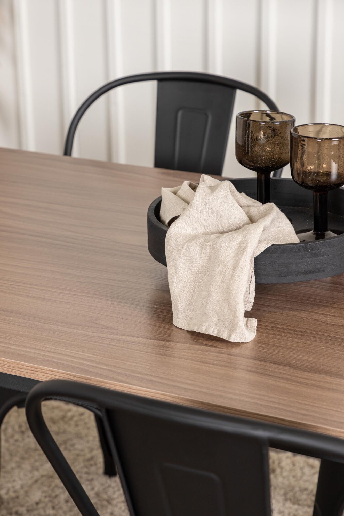 Modernes Tempe Esszimmerset mit 140 cm Tisch und 4 stilvollen Stühlen von Venture Home – ideal für elegante Essbereiche.