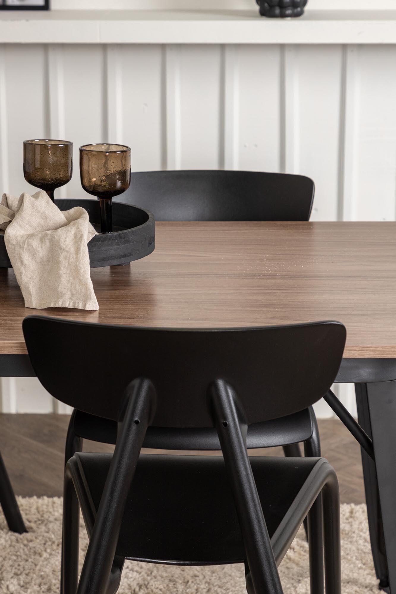 Modernes Tempe Esszimmerset mit 4 komfortablen Ursholmen-Stühlen.