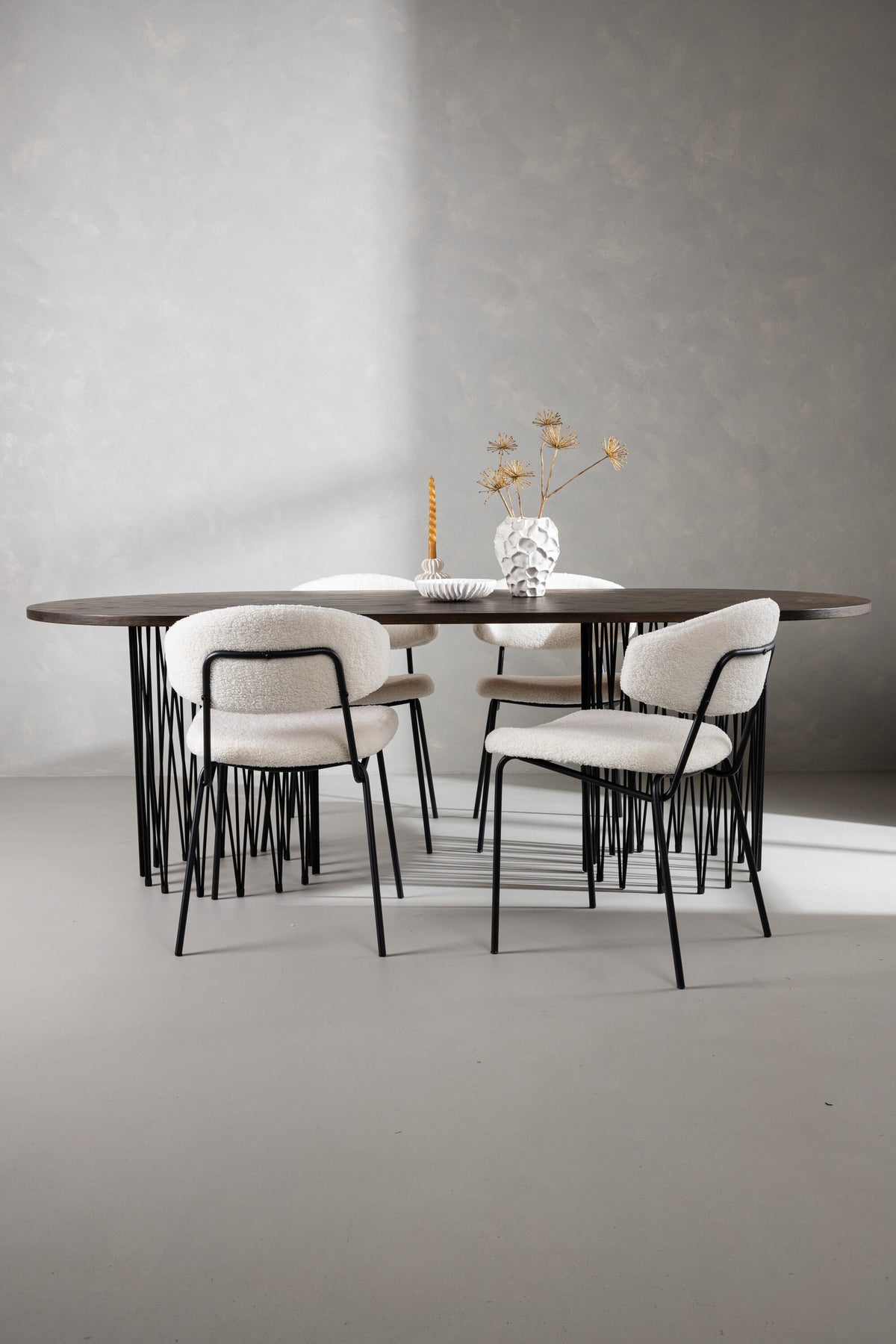 Stone Esszimmerset + Chico 220cm/4St. in Weiss präsentiert im Onlineshop von KAQTU Design AG. Esszimmerset ist von Venture Home