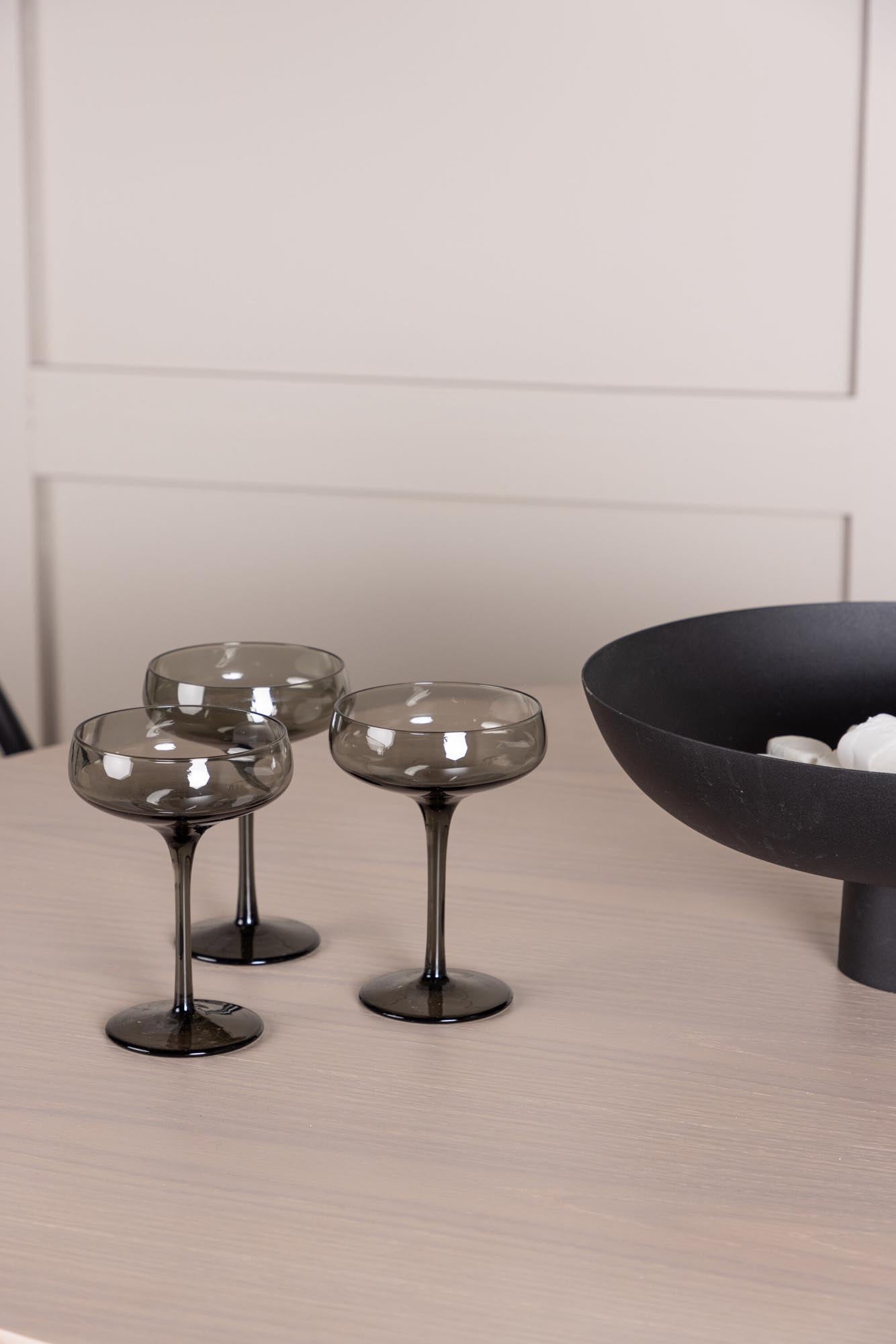 Elegantes Esszimmerset Olivia mit Dyrön Tisch (110cm) und 4 komfortablen Stühlen. Ideal für stilvolle Esszimmer und gesellige Runden.