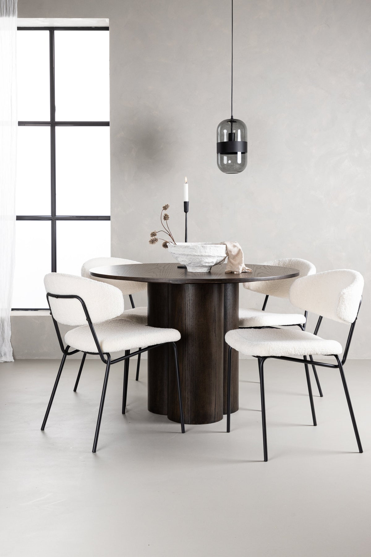 Olivia Esszimmer Set + Chico ⌀110cm/4St. in Braun / Weiss präsentiert im Onlineshop von KAQTU Design AG. Esszimmerset ist von Venture Home