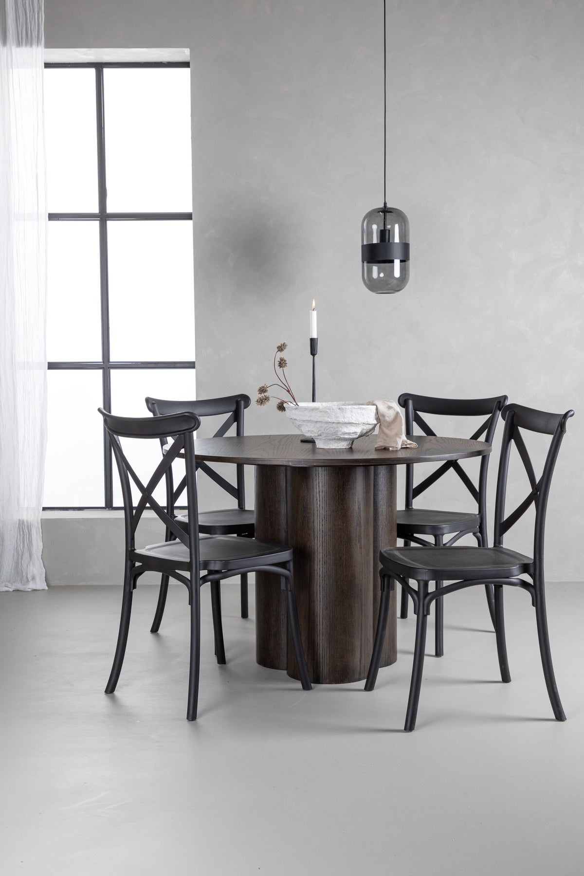 Olivia Esszimmer Set + Crosett ⌀110cm/4St. in Braun / Schwarz präsentiert im Onlineshop von KAQTU Design AG. Esszimmerset ist von Venture Home
