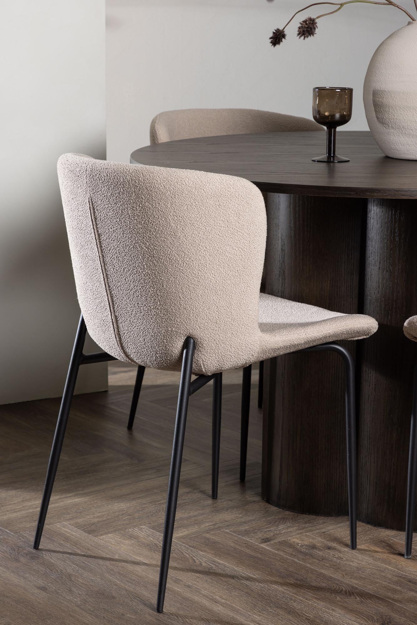 Elegantes Olivia Esszimmer Set mit 110 cm rundem Tisch und 4 stilvollen Stühlen. Ideal für gesellige Runden und zeitloses Design.