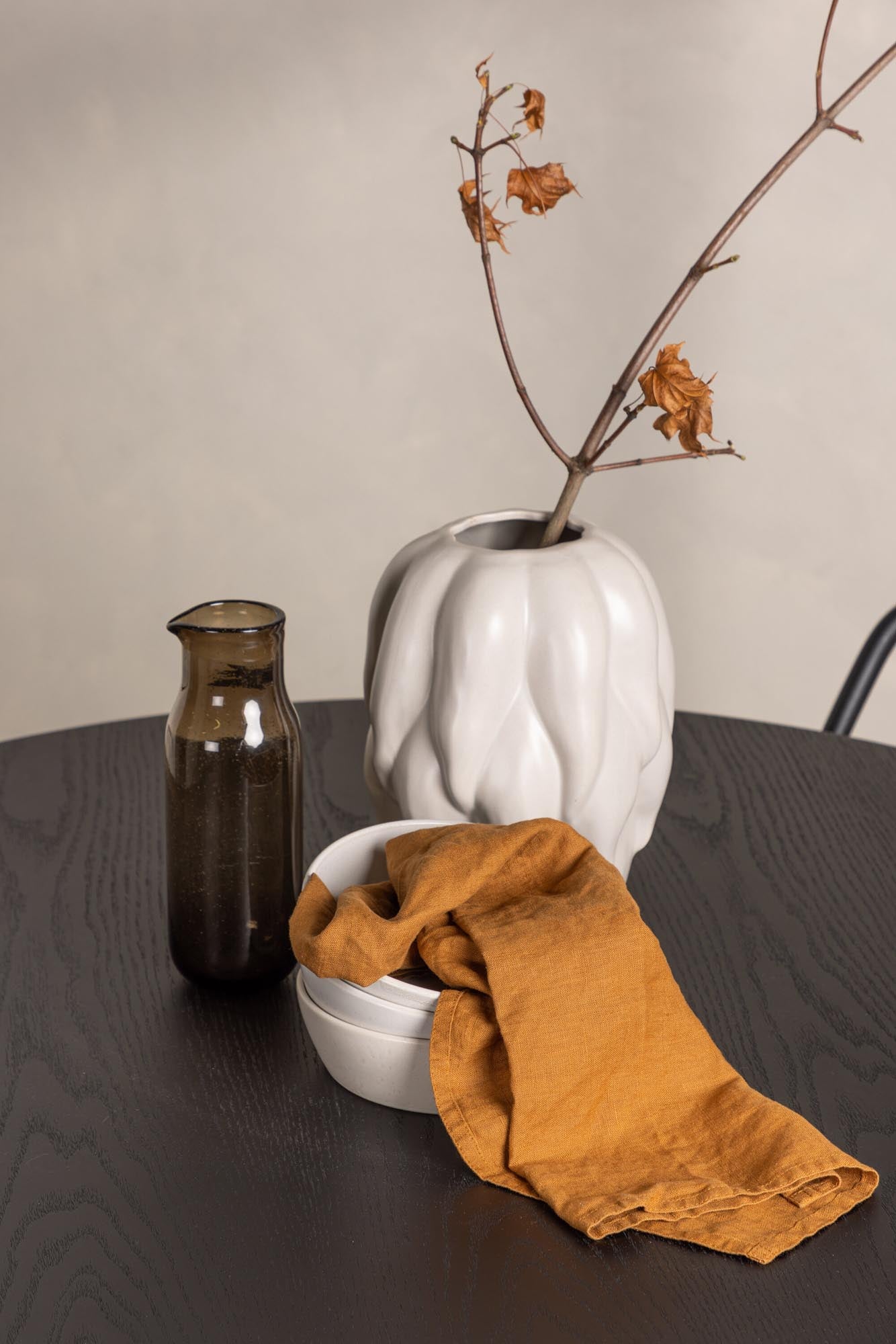 Stilvolles Esszimmerset Olivia mit Dyrön Tisch (110cm) und 4 Stühlen von Venture Home. Skandinavisches Design für Ihr Zuhause.