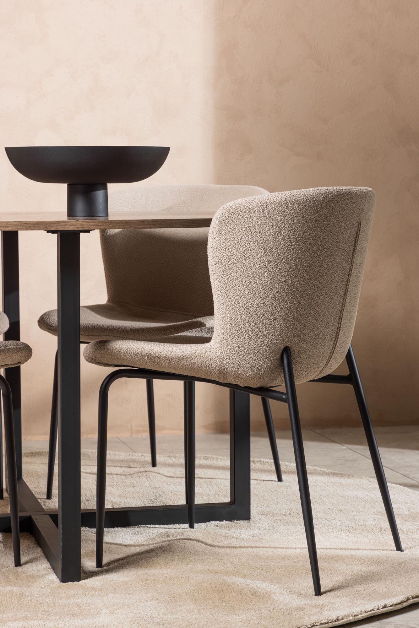 Modernes Esszimmerset Durango + Modesto für gesellige Runden.